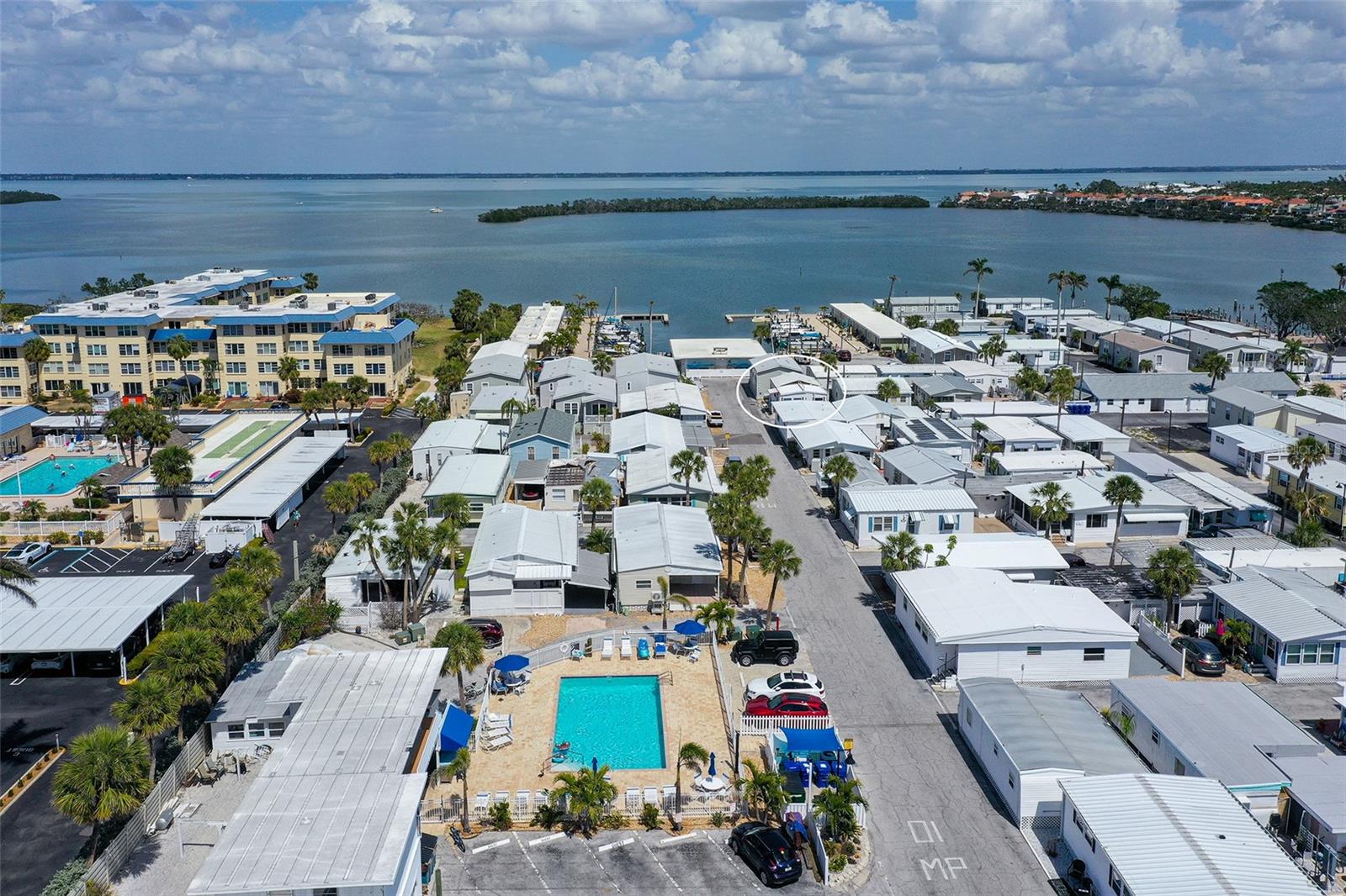 96 TWIN SHORES BLVD, LONGBOAT KEY, FL, 34228