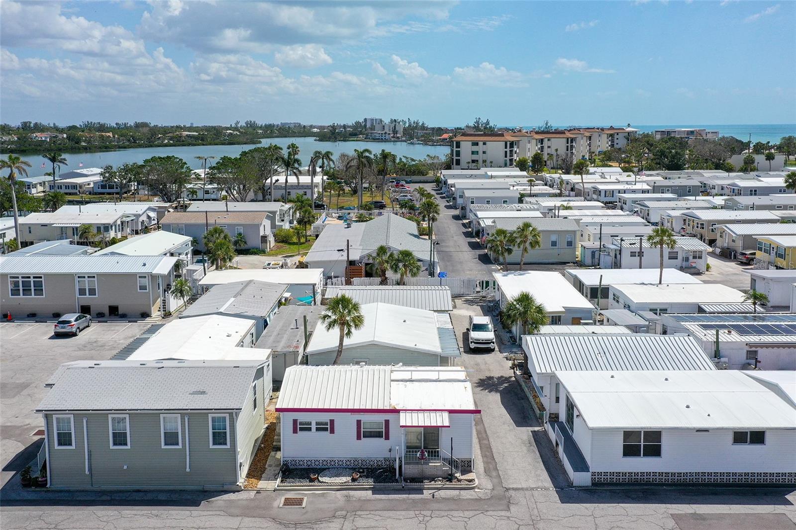 96 TWIN SHORES BLVD, LONGBOAT KEY, FL, 34228