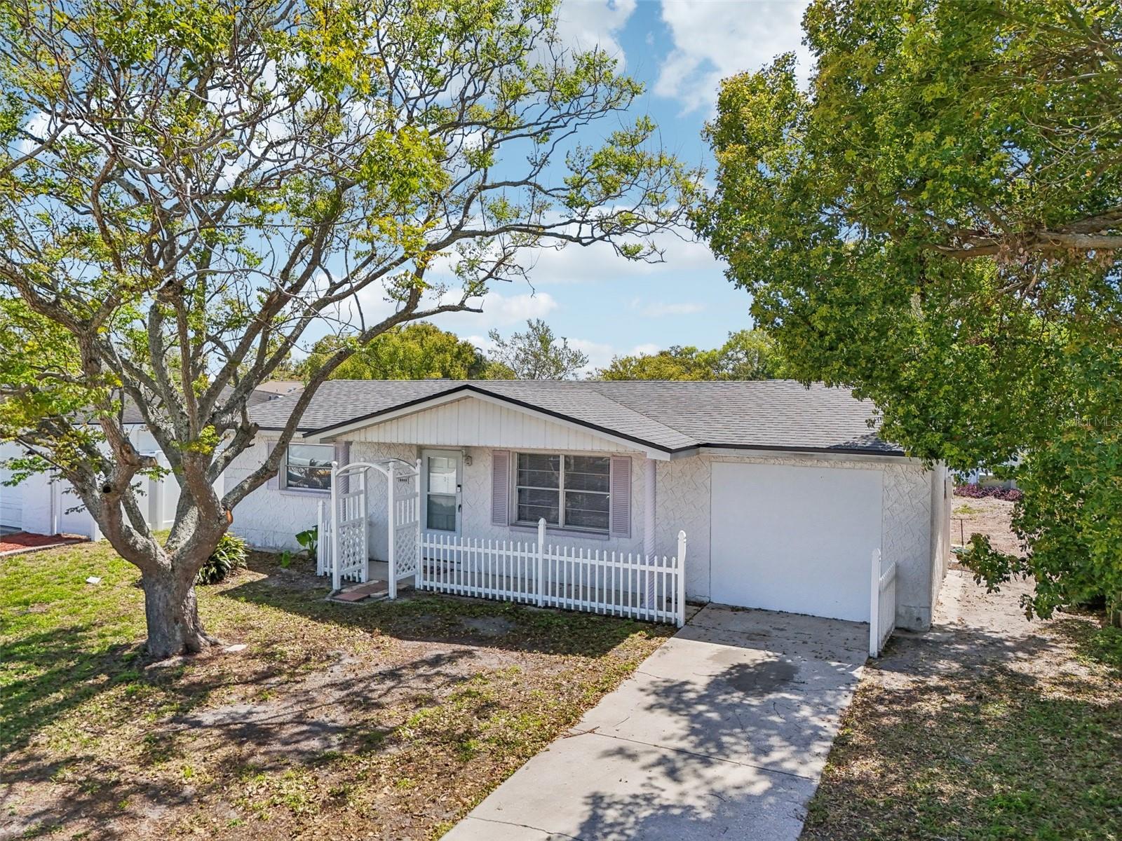 7034 N KING ARTHUR DR E #4, PORT RICHEY, FL, 34668