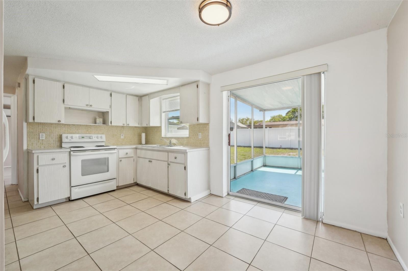 7034 N KING ARTHUR DR E #4, PORT RICHEY, FL, 34668
