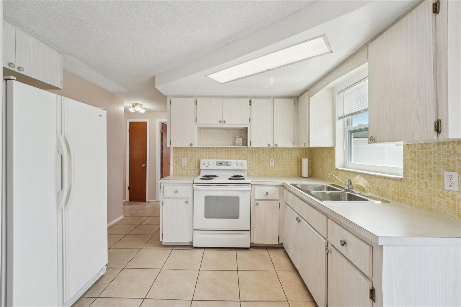 7034 N KING ARTHUR DR E #4, PORT RICHEY, FL, 34668