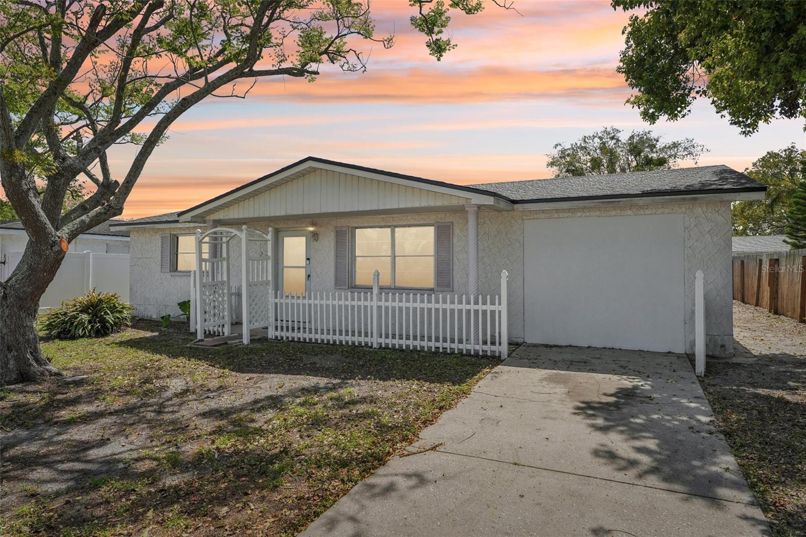 7034 N KING ARTHUR DR E #4, PORT RICHEY, FL, 34668