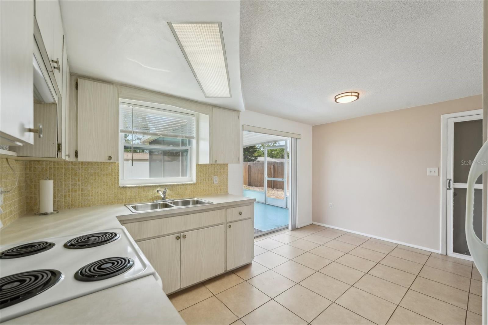 7034 N KING ARTHUR DR E #4, PORT RICHEY, FL, 34668