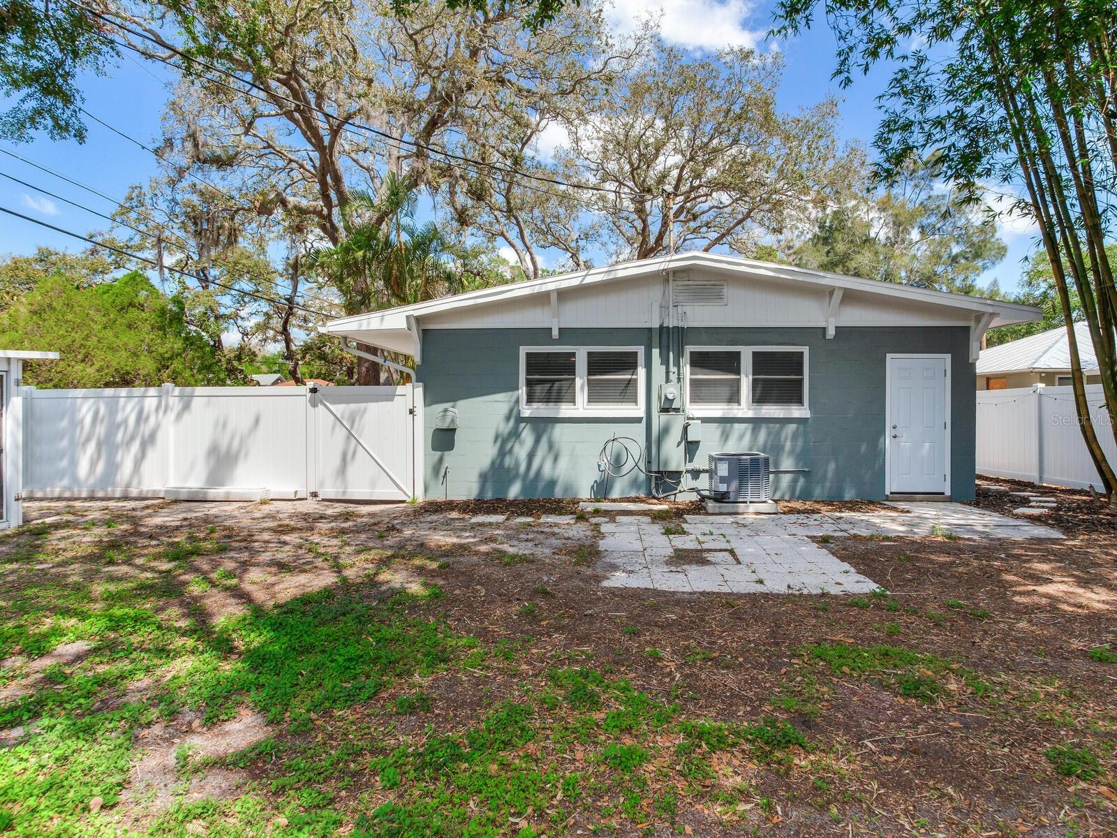 623 15TH AVE NW, LARGO, FL, 33770