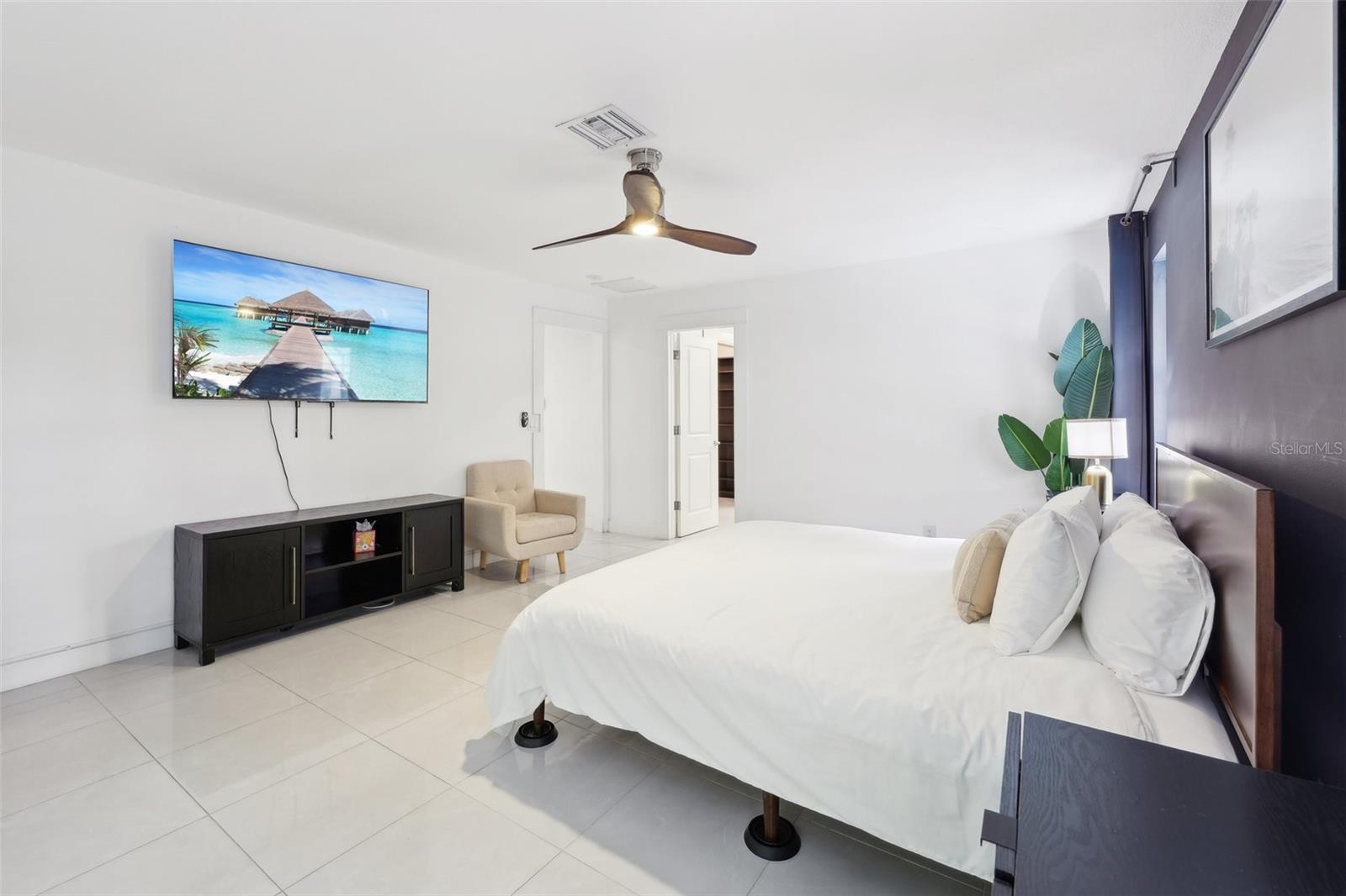 155 OLD TAMIAMI TRL, NAPLES, FL, 34110