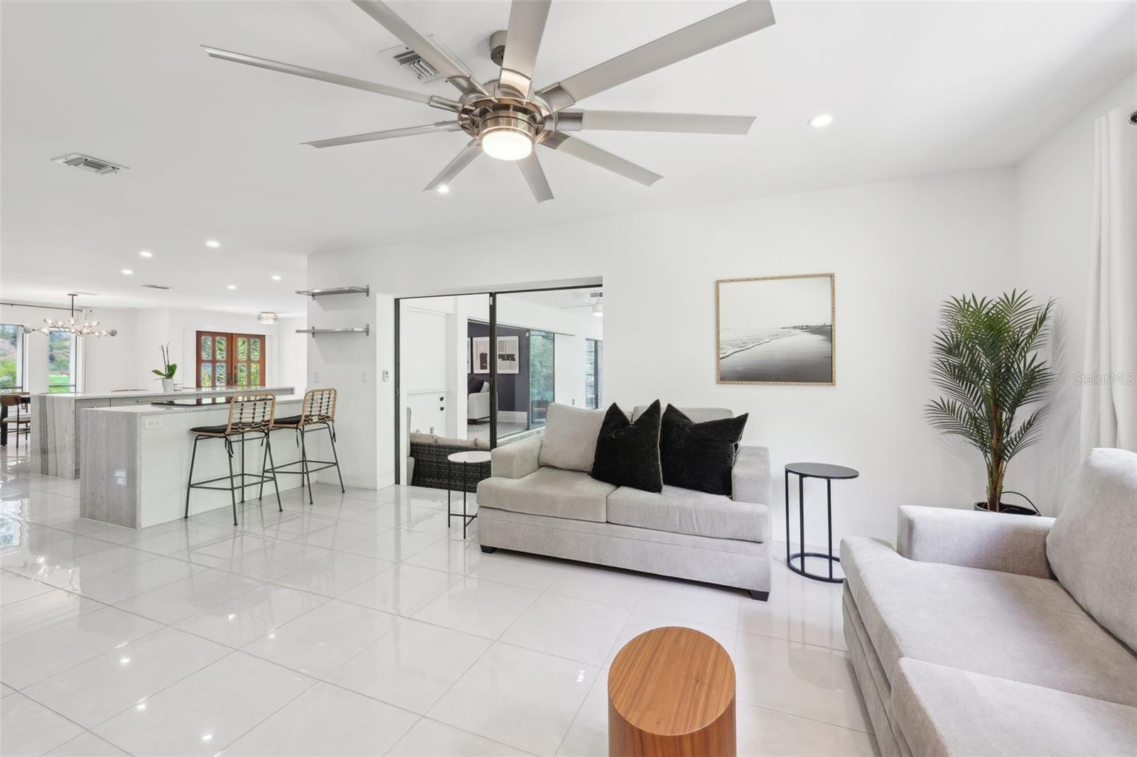 155 OLD TAMIAMI TRL, NAPLES, FL, 34110