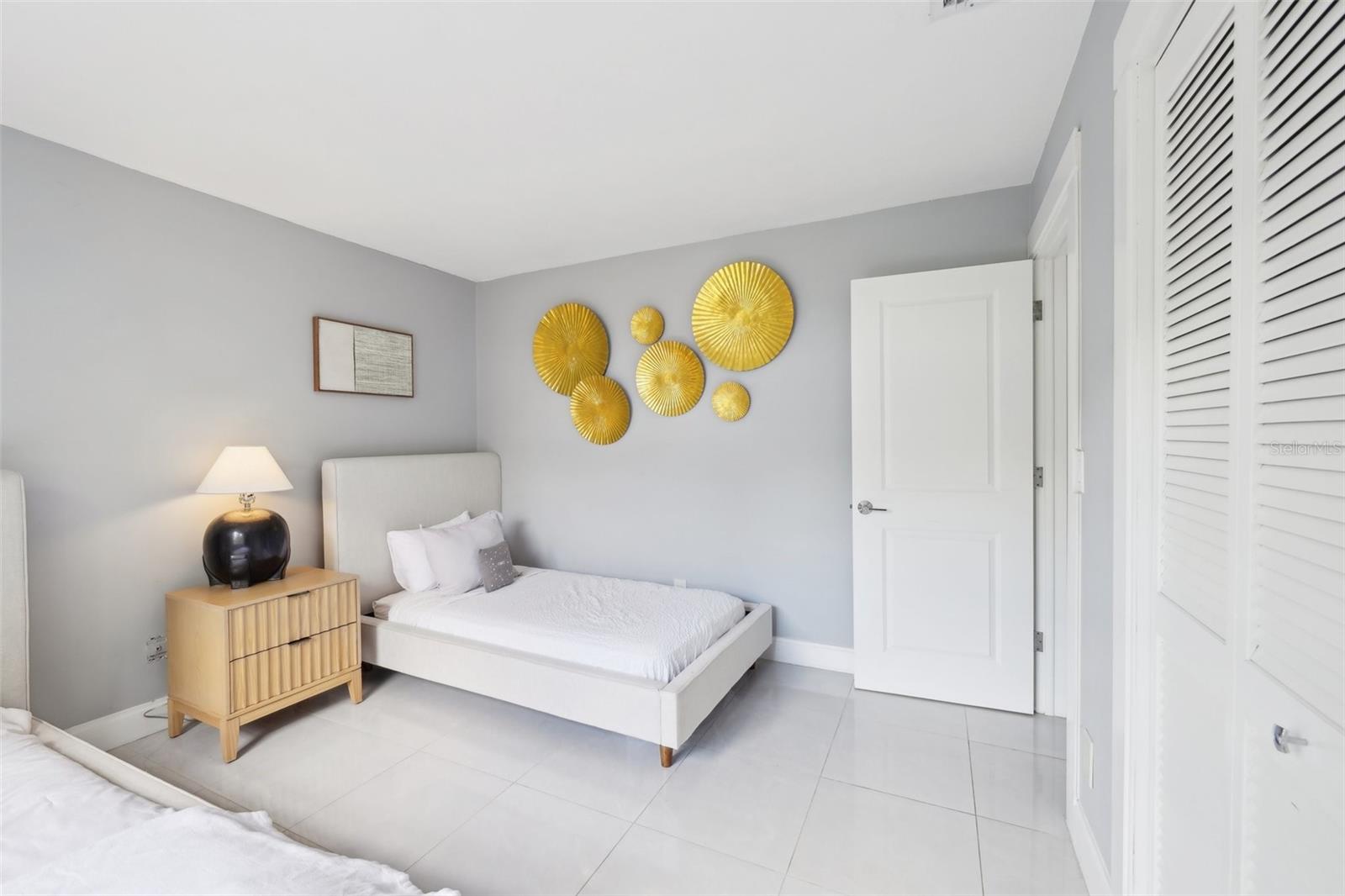 155 OLD TAMIAMI TRL, NAPLES, FL, 34110