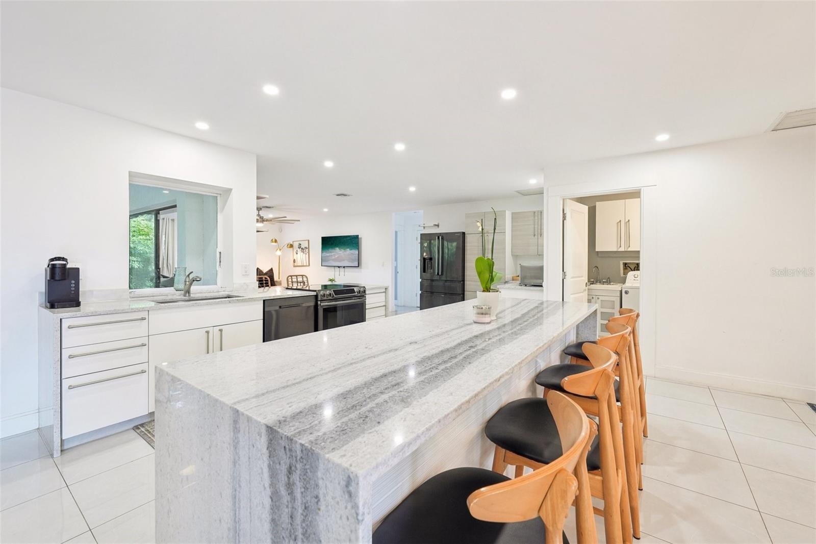 155 OLD TAMIAMI TRL, NAPLES, FL, 34110