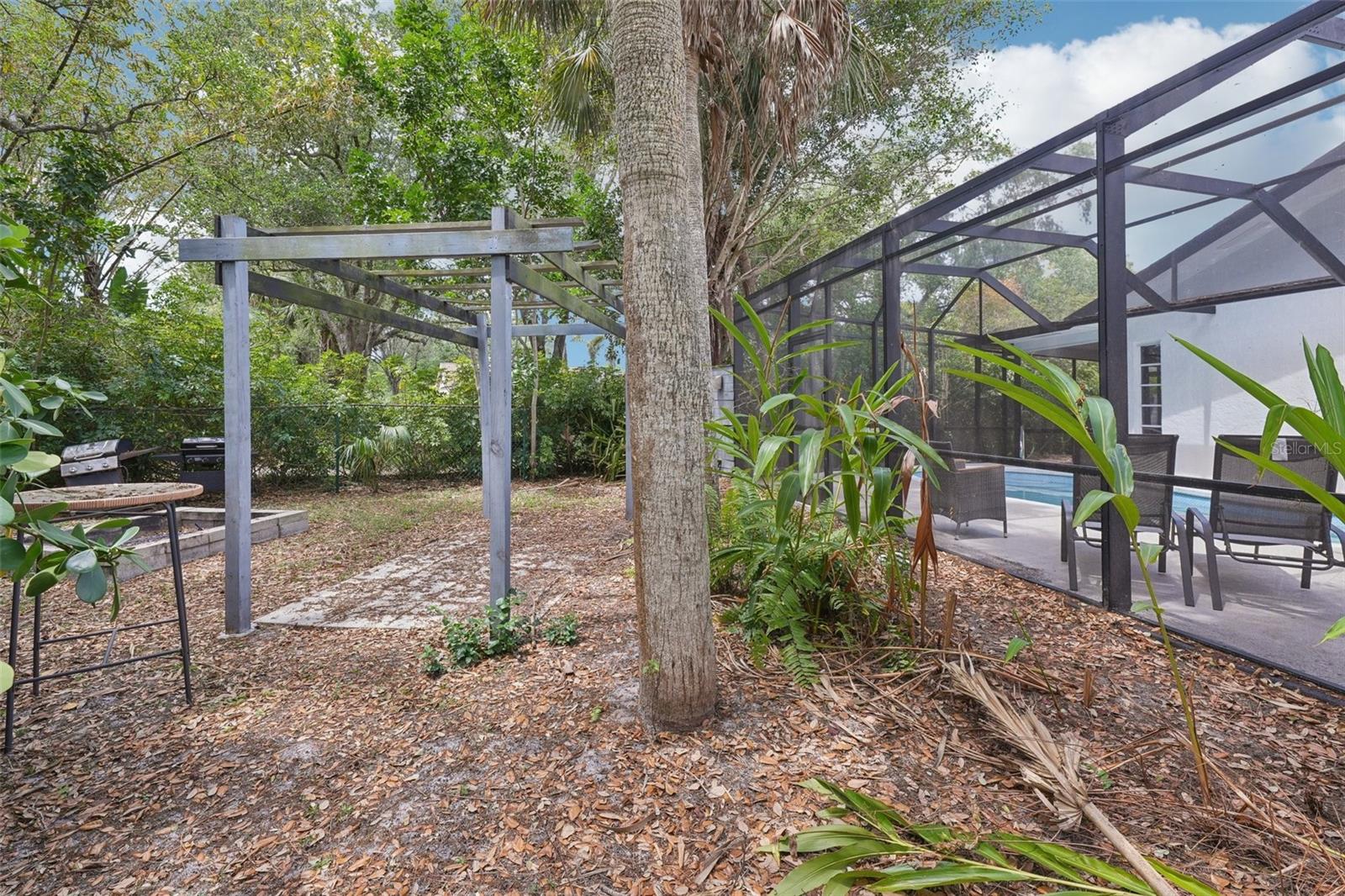 155 OLD TAMIAMI TRL, NAPLES, FL, 34110