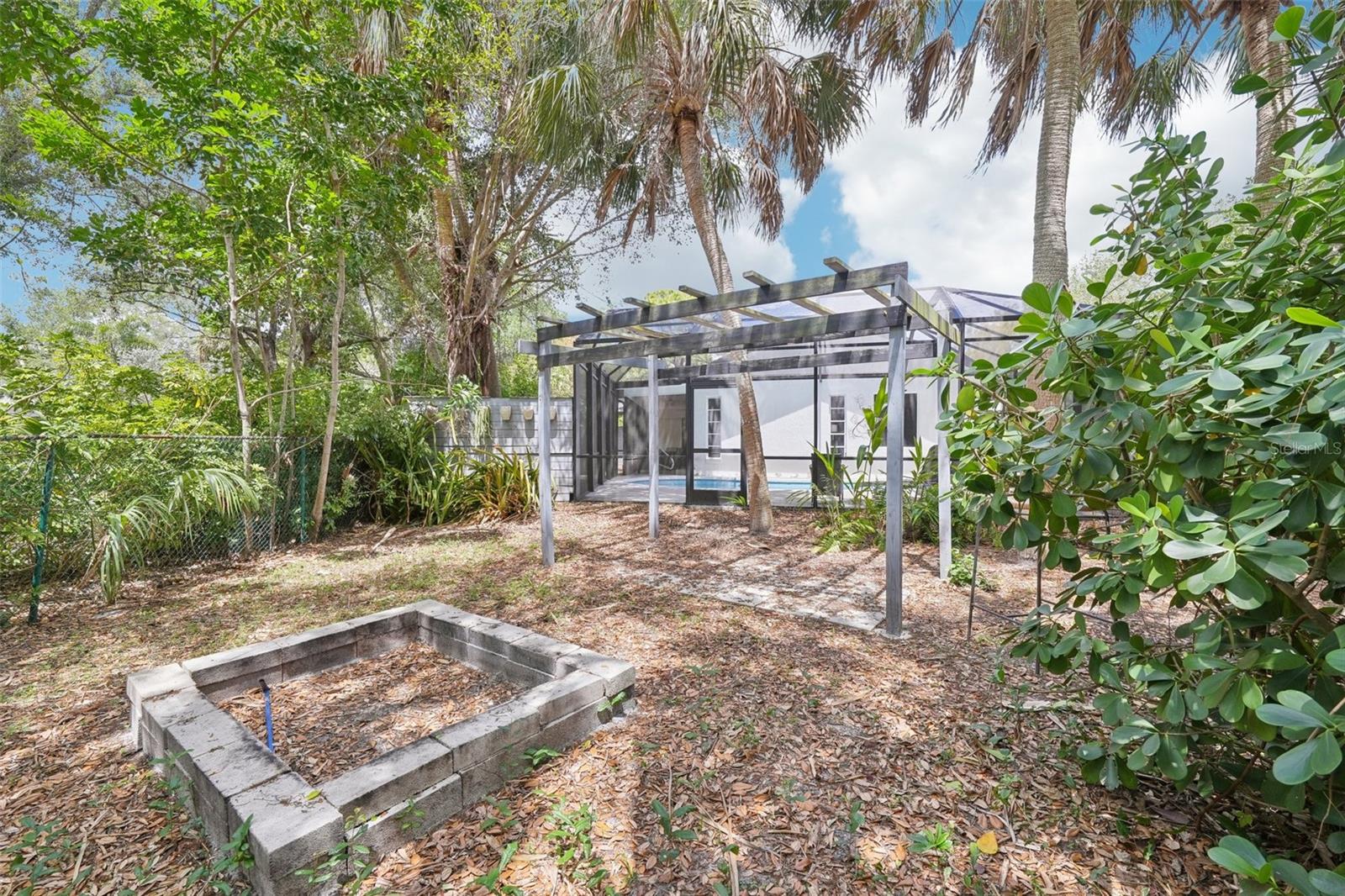 155 OLD TAMIAMI TRL, NAPLES, FL, 34110