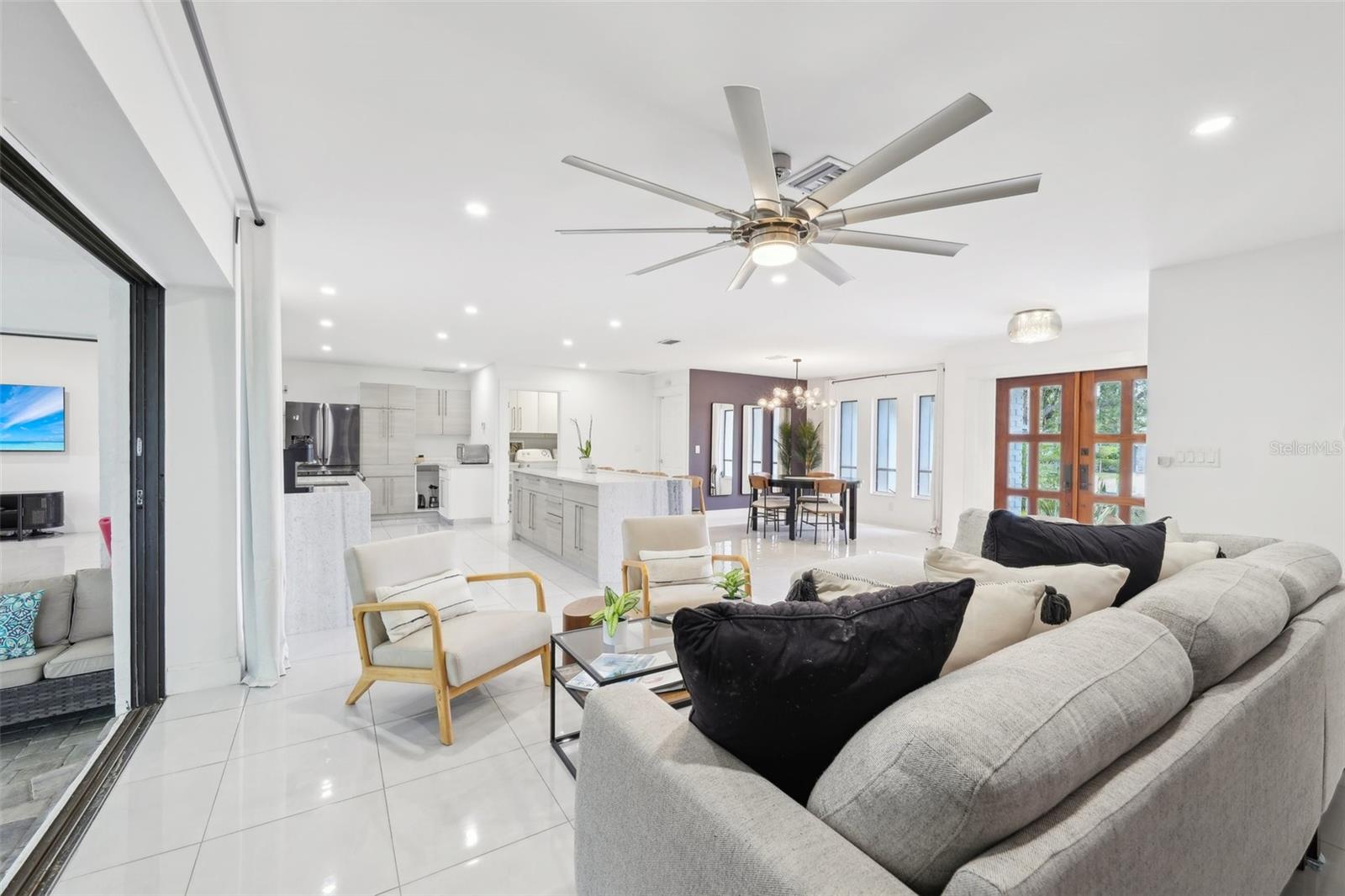 155 OLD TAMIAMI TRL, NAPLES, FL, 34110