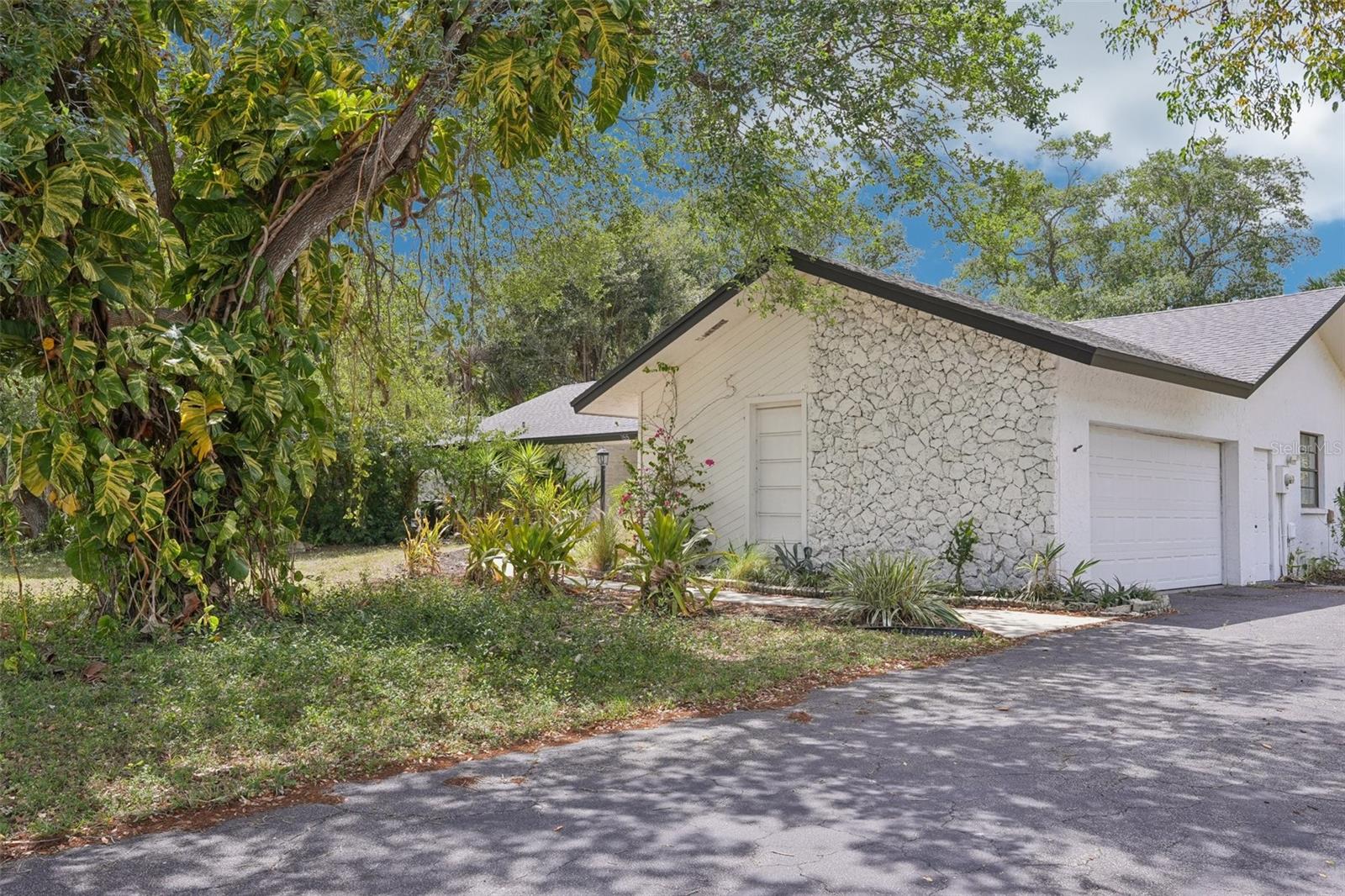 155 OLD TAMIAMI TRL, NAPLES, FL, 34110