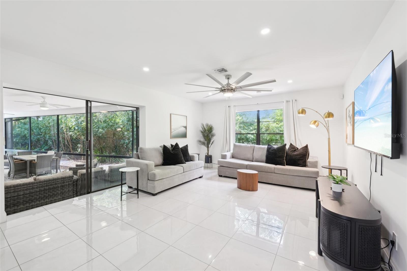 155 OLD TAMIAMI TRL, NAPLES, FL, 34110