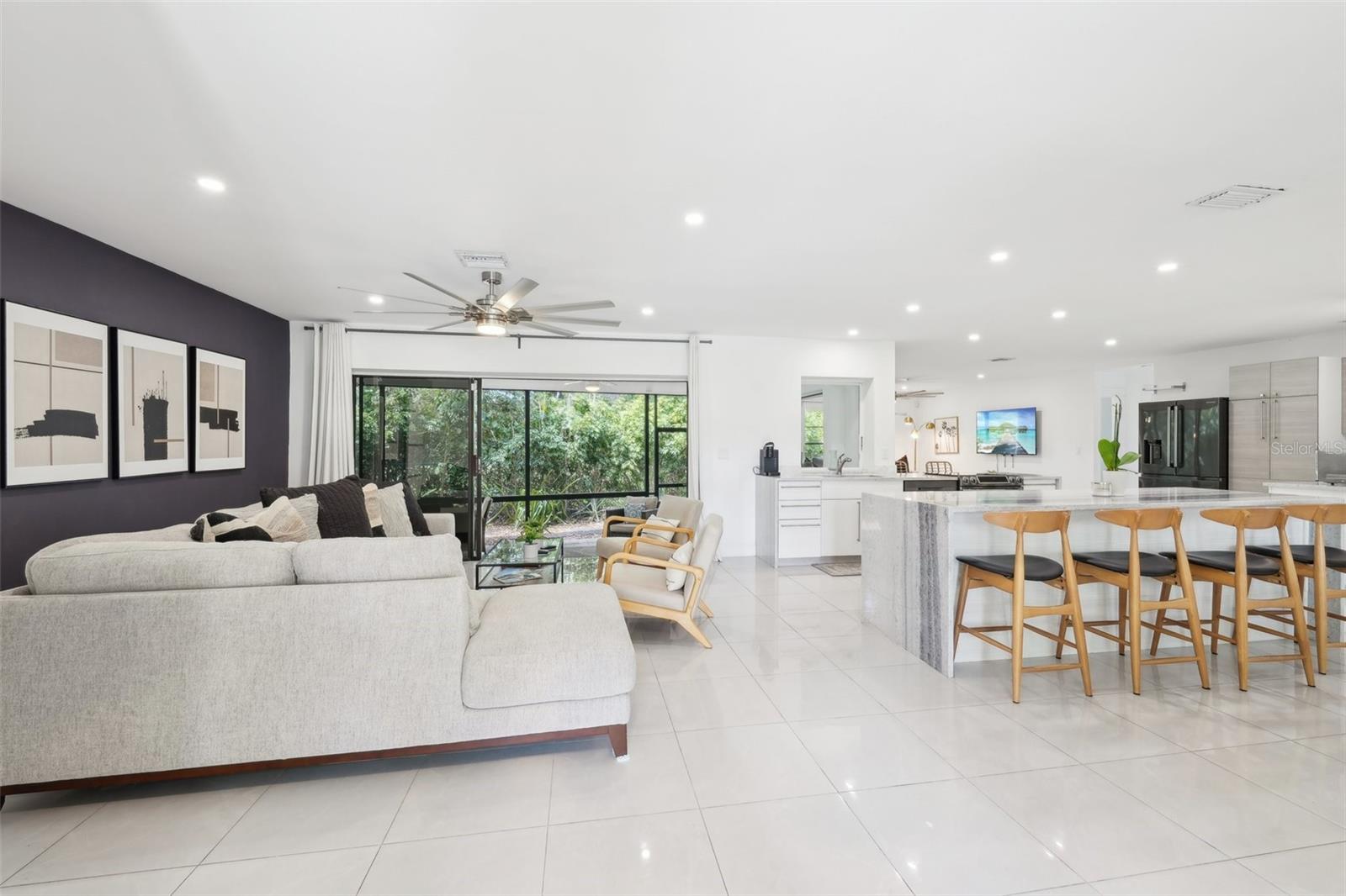 155 OLD TAMIAMI TRL, NAPLES, FL, 34110