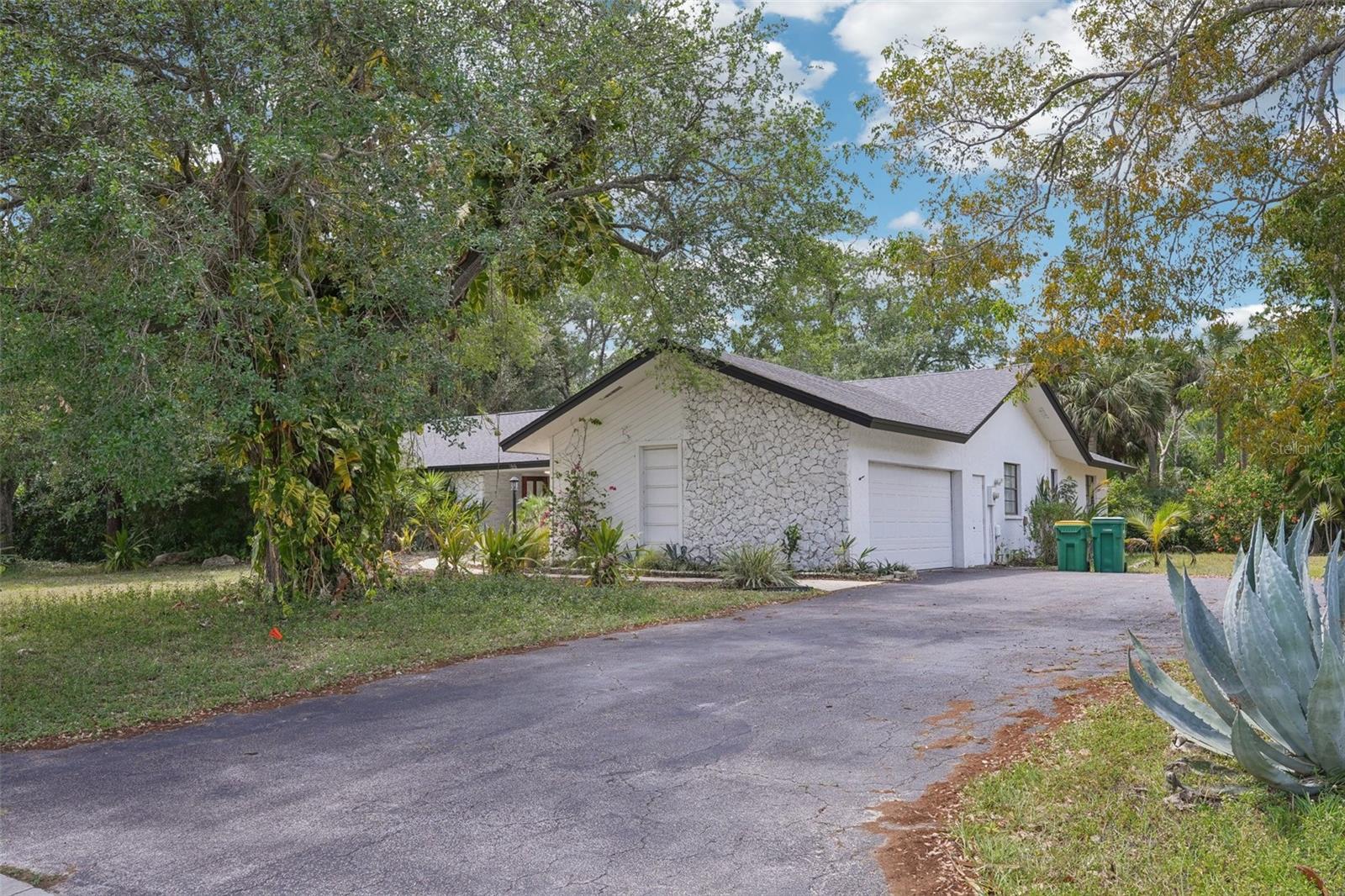 155 OLD TAMIAMI TRL, NAPLES, FL, 34110
