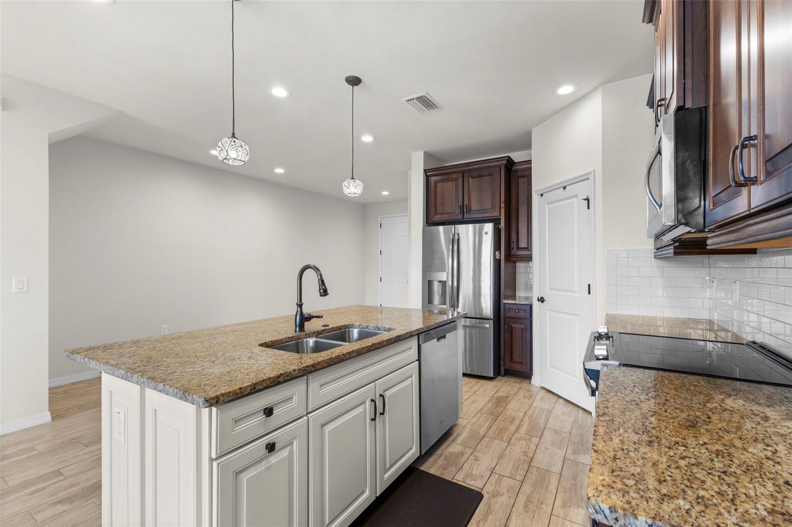 3214 PAINTED BLOSSOM CT, LUTZ, FL, 33558