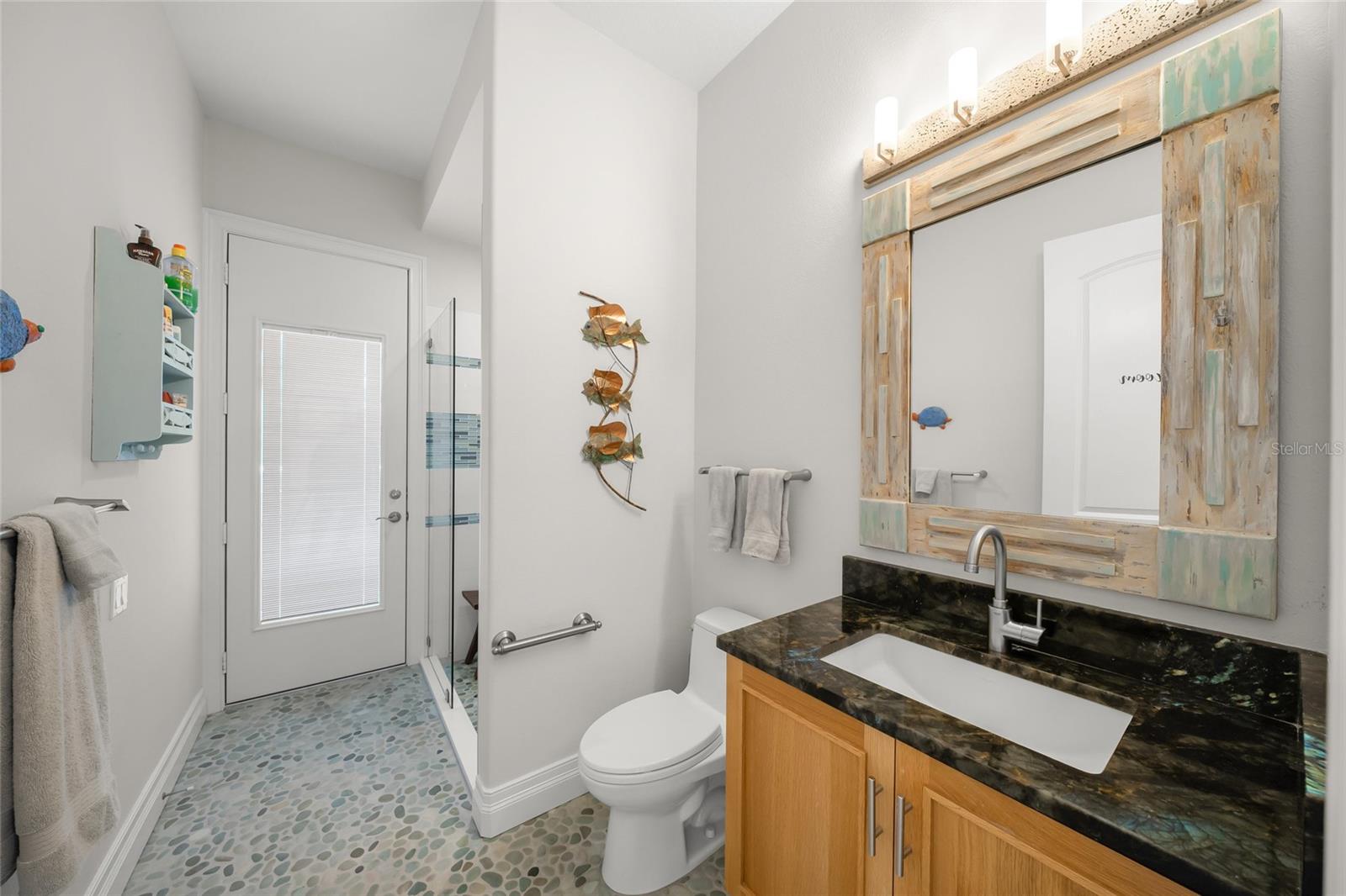 A4647223 Property Photo