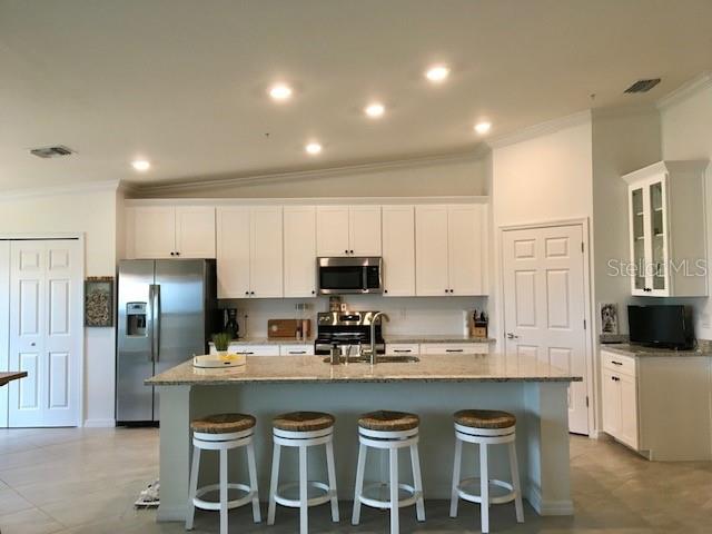 5710 PALMER CIR #203, BRADENTON, FL, 34211