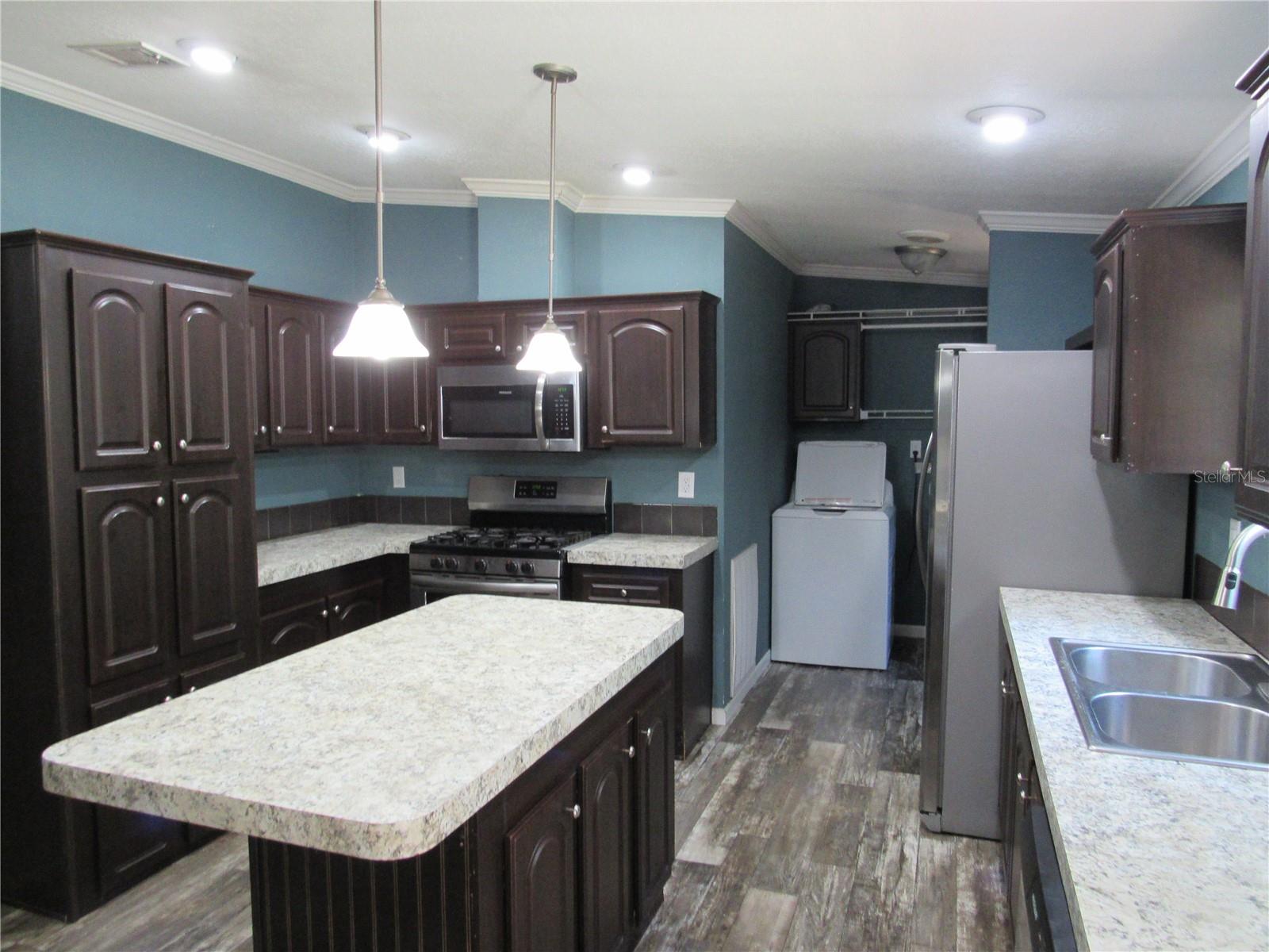 4141 ROUND LAKE RD, APOPKA, FL, 32712