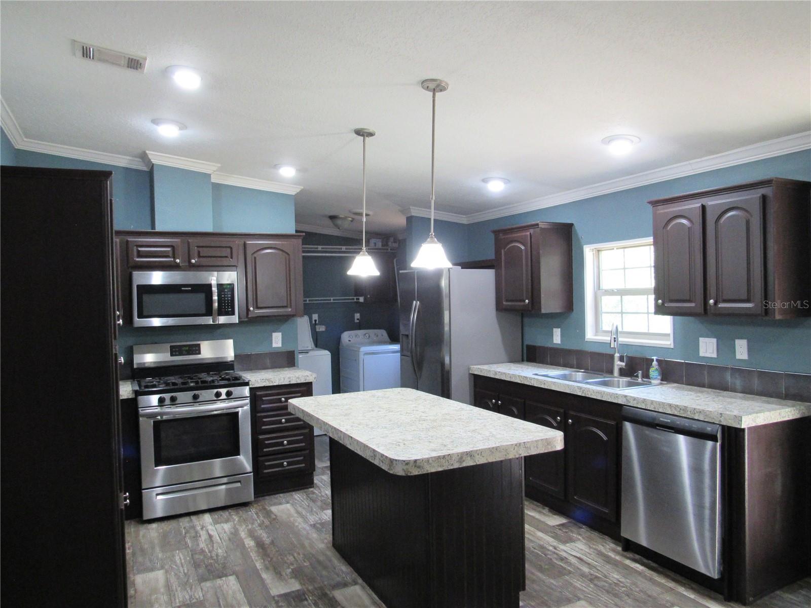 4141 ROUND LAKE RD, APOPKA, FL, 32712