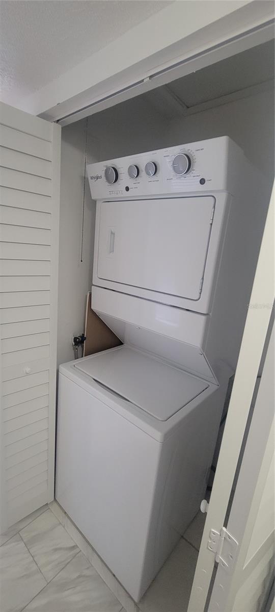 100 SWEETGUM WOODS CT #8D, DELTONA, FL, 32725