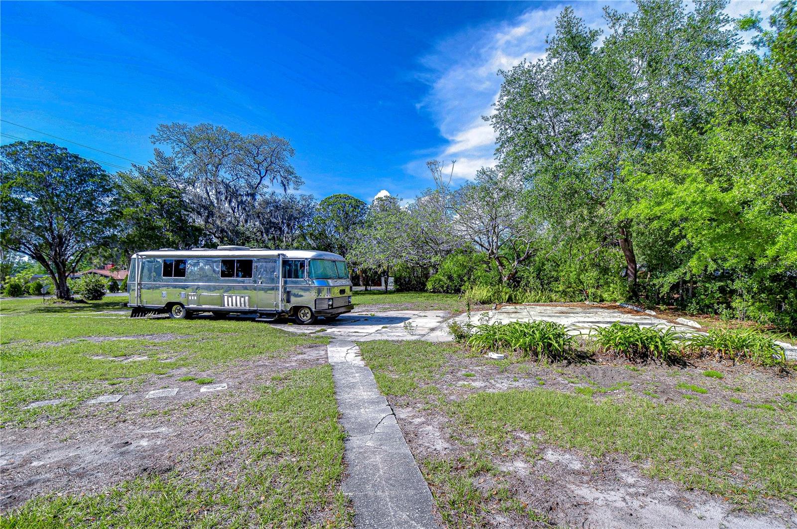 13329 N ARMENIA AVE, TAMPA, FL, 33613