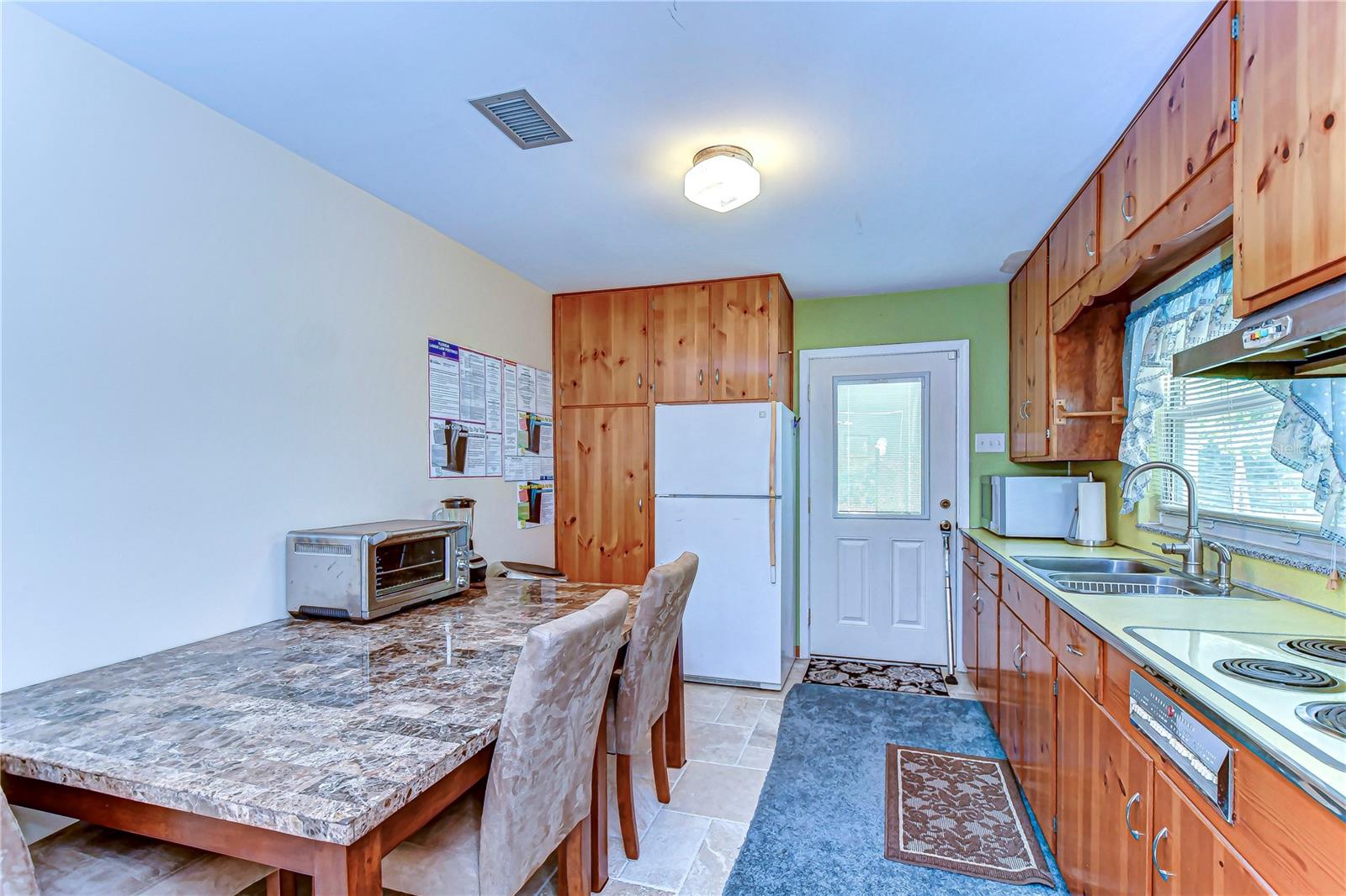 13329 N ARMENIA AVE, TAMPA, FL, 33613