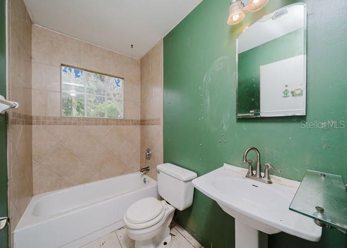 1265 KNOLLWOOD RD NE, PALM BAY, FL, 32907