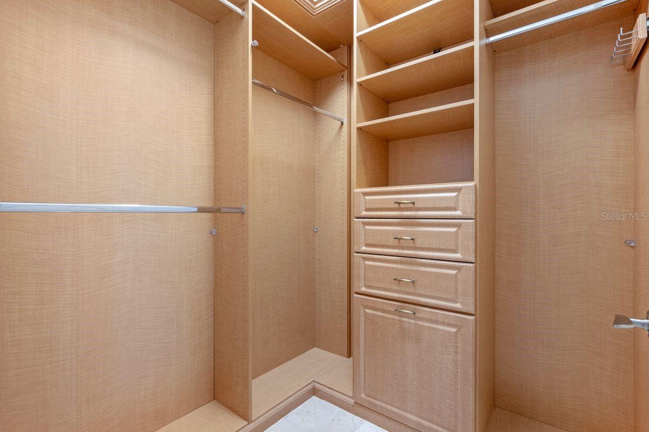 O6295899 Property Photo