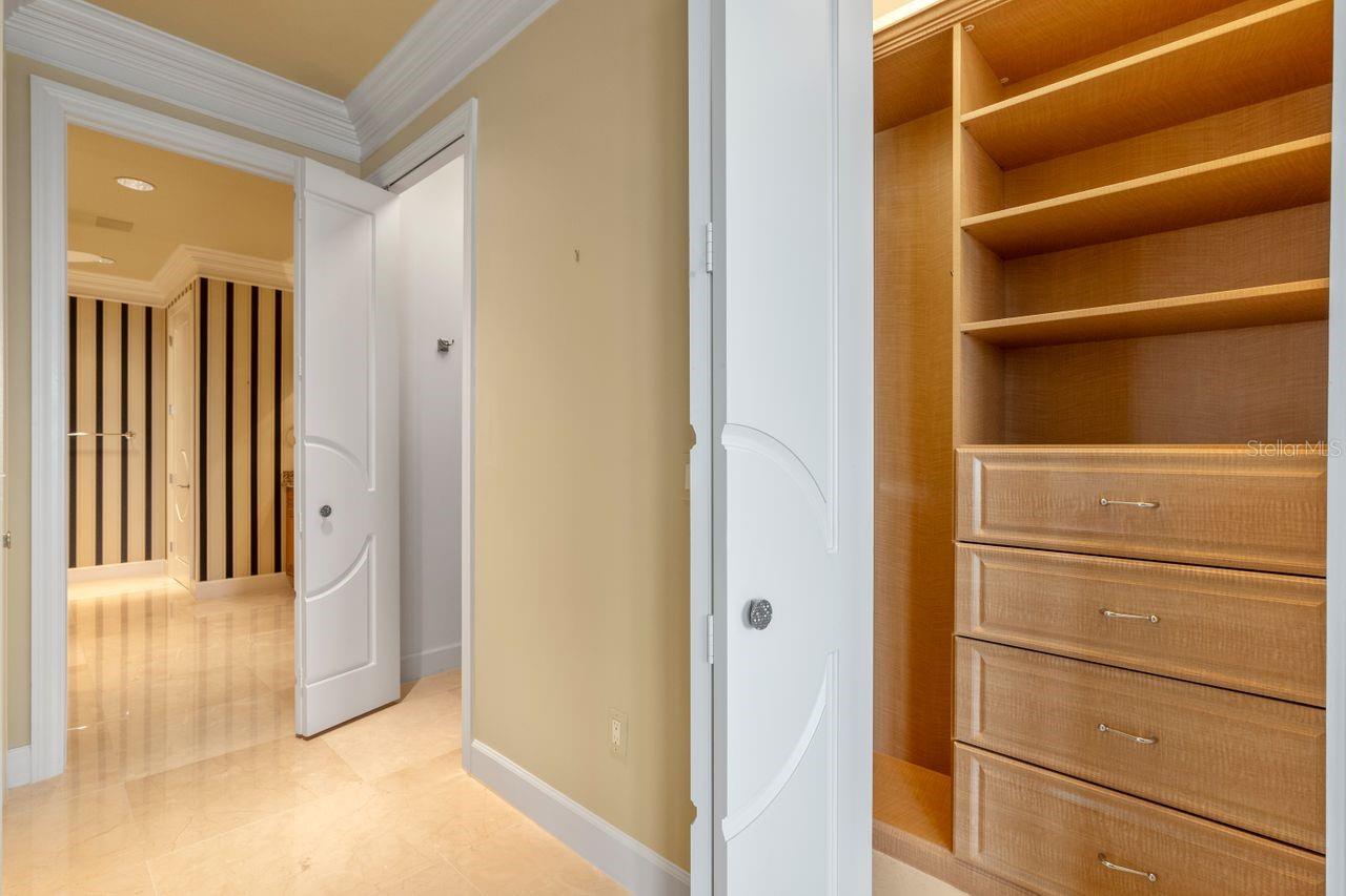 O6295899 Property Photo