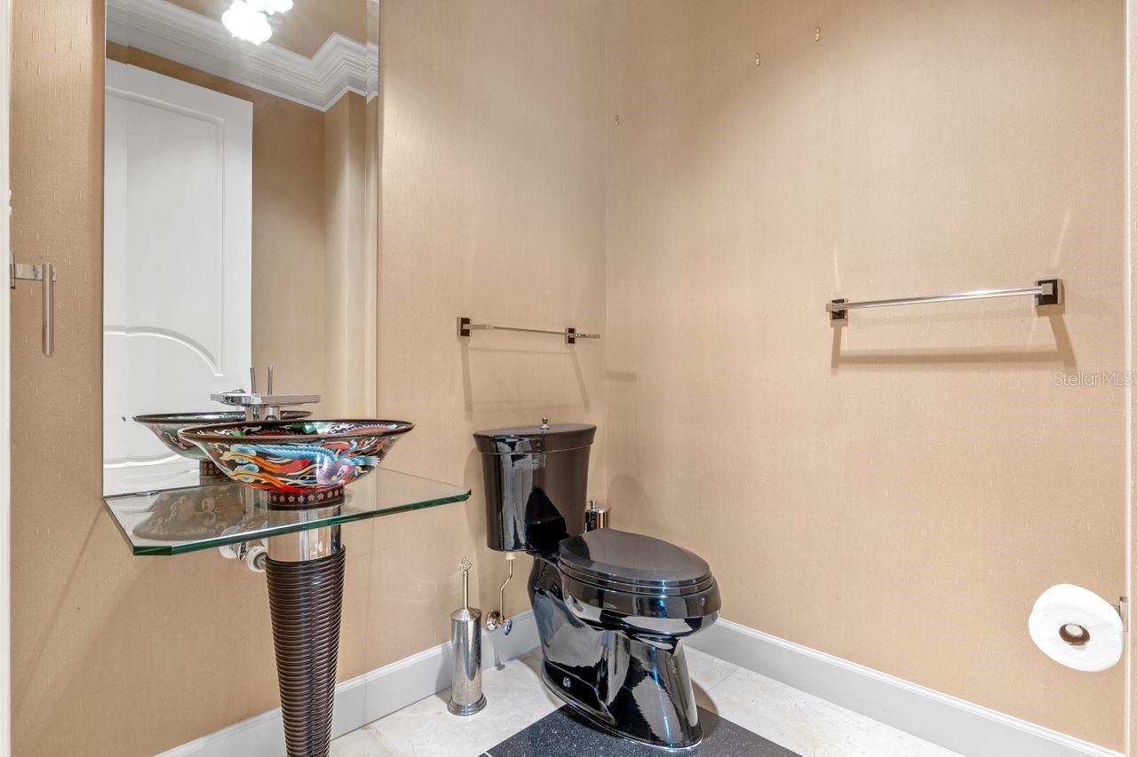 O6295899 Property Photo