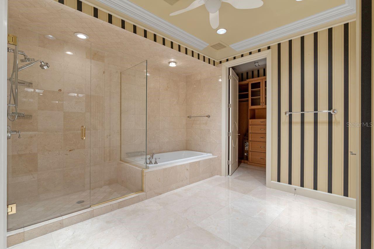 O6295899 Property Photo