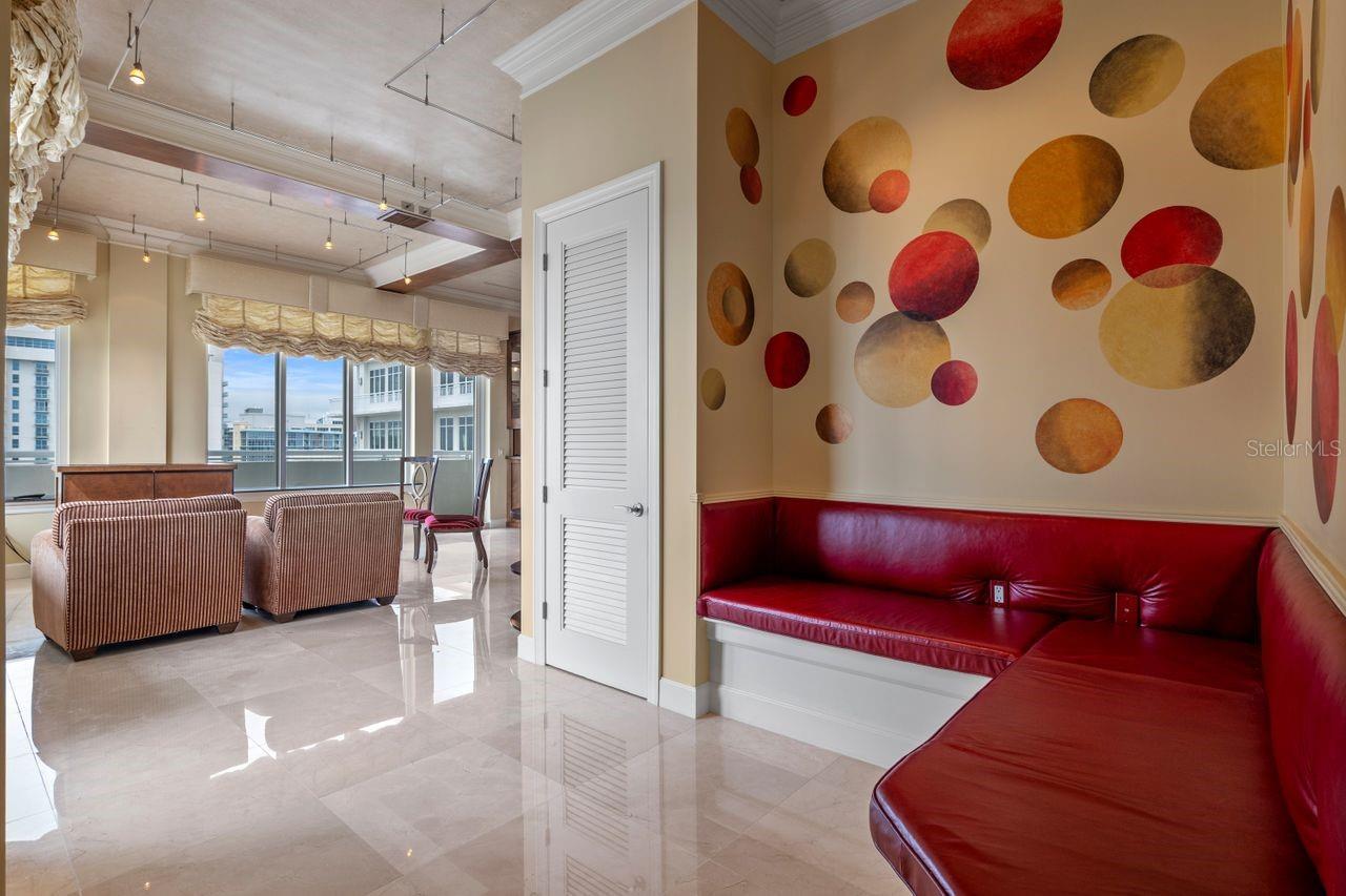 O6295899 Property Photo