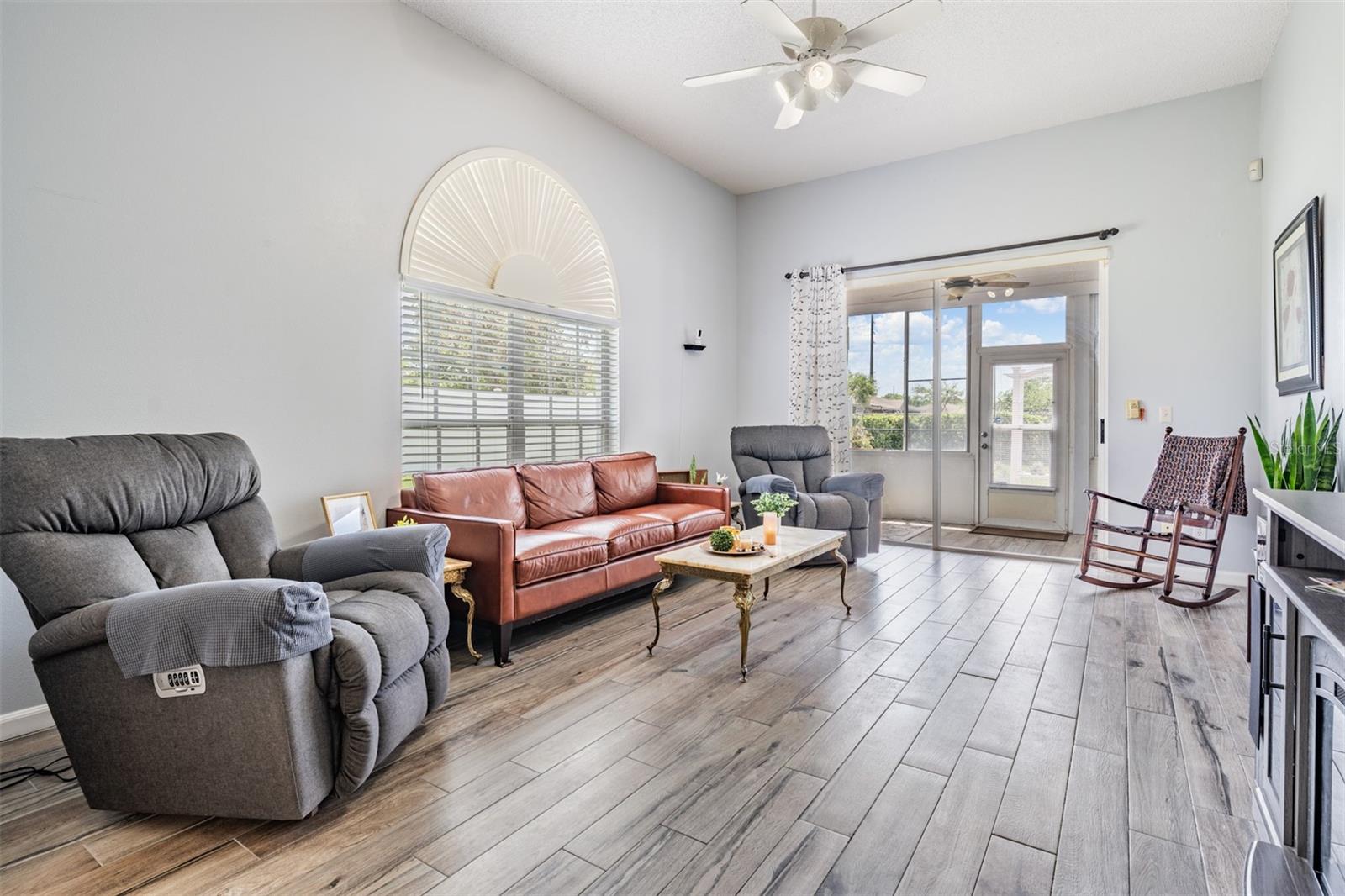 217 HEMINGWAY DR, OLDSMAR, FL, 34677