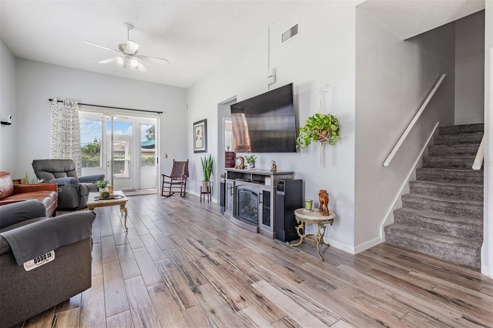 217 HEMINGWAY DR, OLDSMAR, FL, 34677