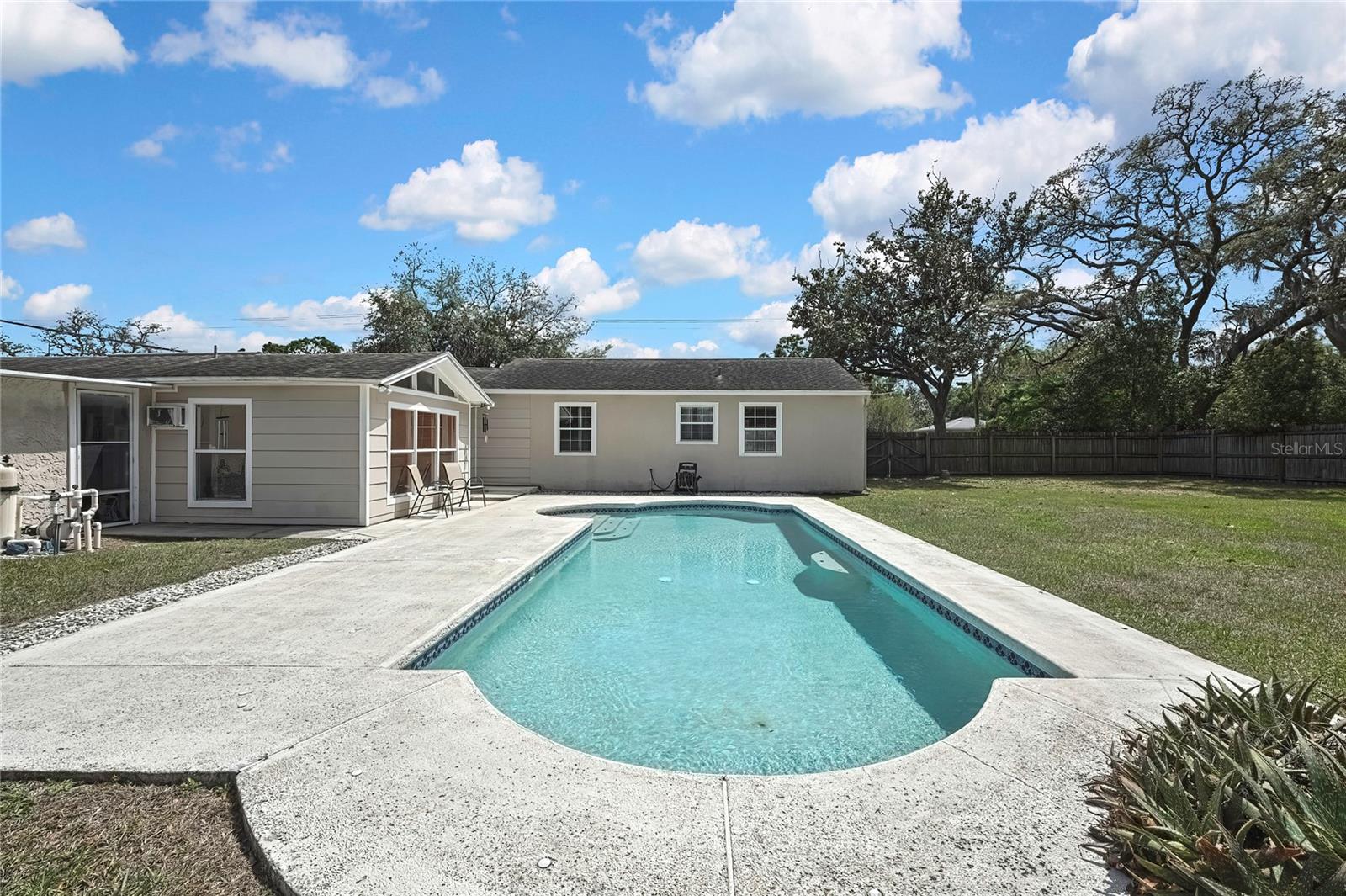 1401 MEADOWBROOK AVE W, TAMPA, FL, 33612