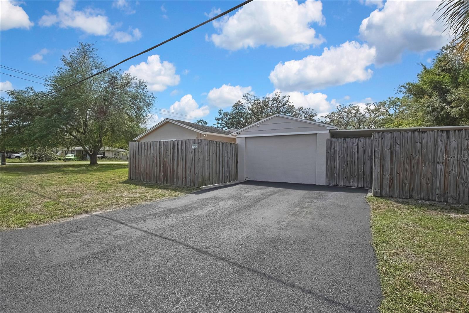 1401 MEADOWBROOK AVE W, TAMPA, FL, 33612