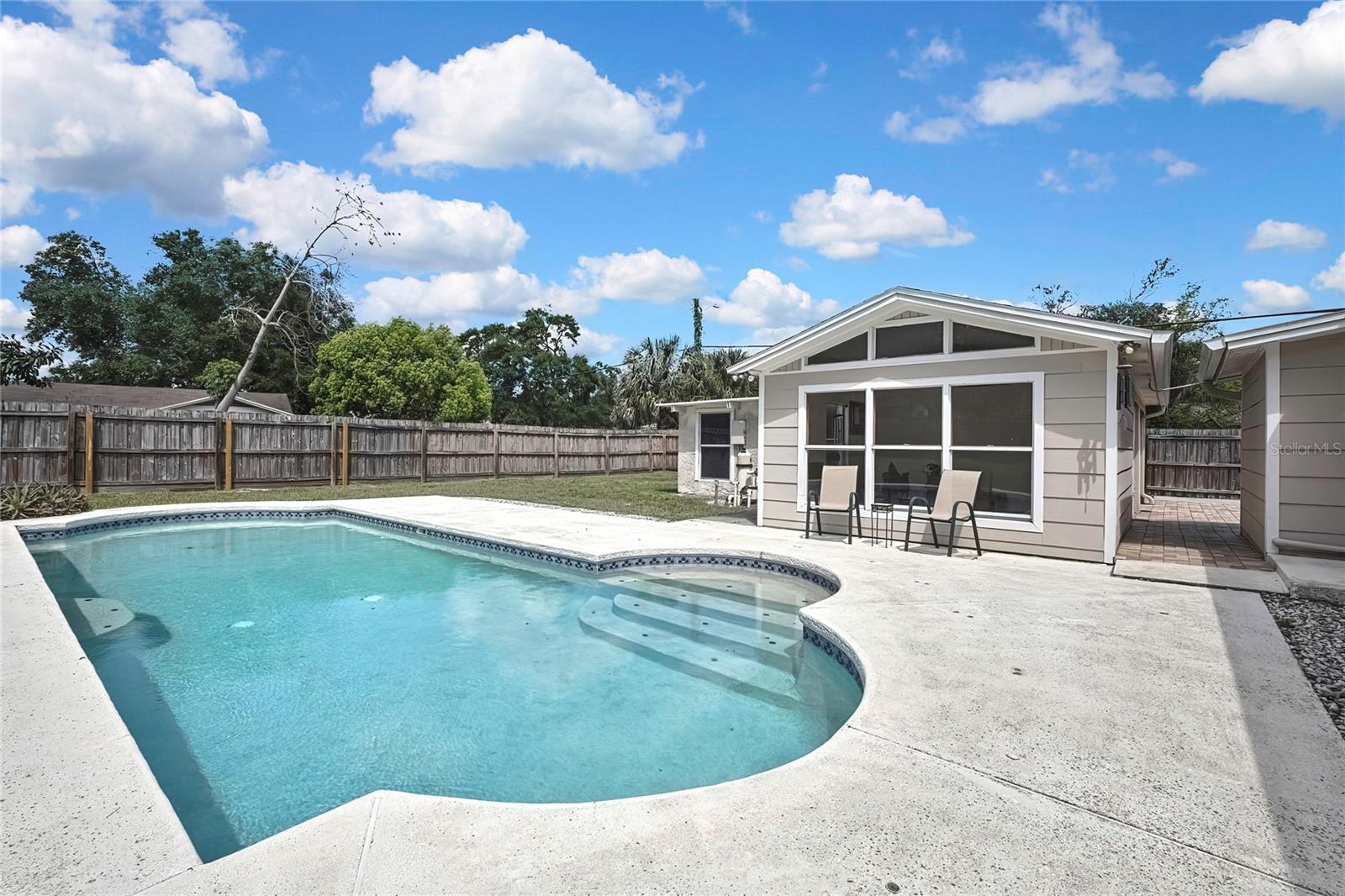 1401 MEADOWBROOK AVE W, TAMPA, FL, 33612