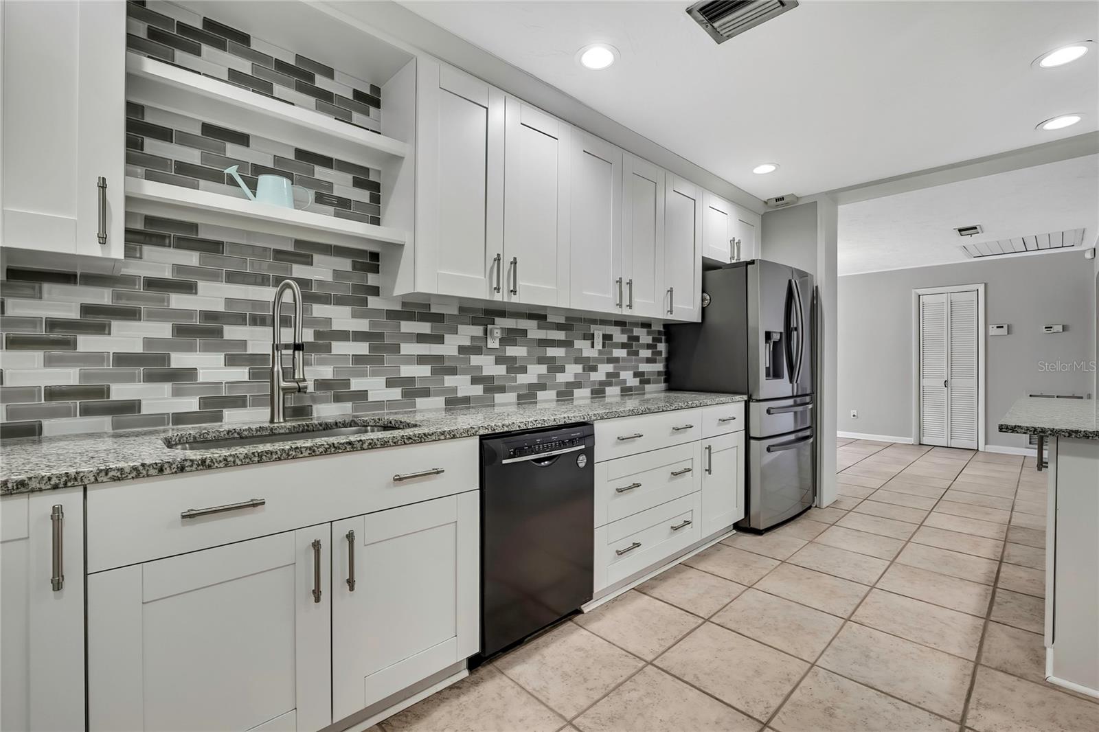 1401 MEADOWBROOK AVE W, TAMPA, FL, 33612