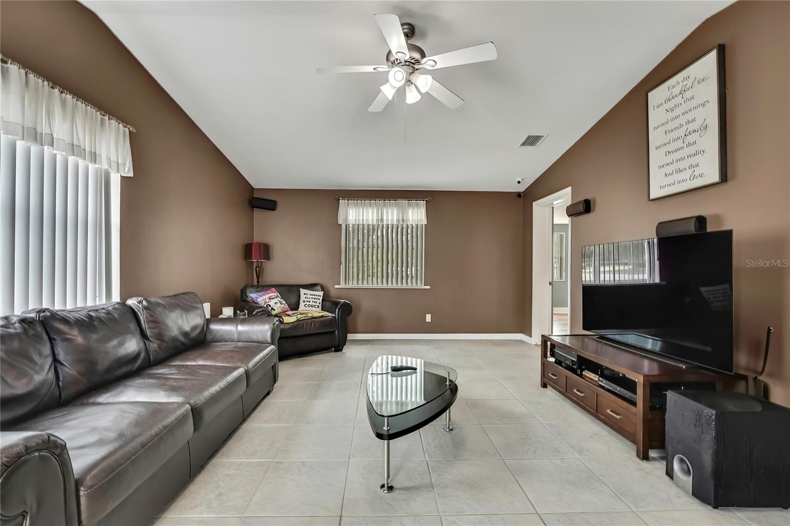 1401 MEADOWBROOK AVE W, TAMPA, FL, 33612