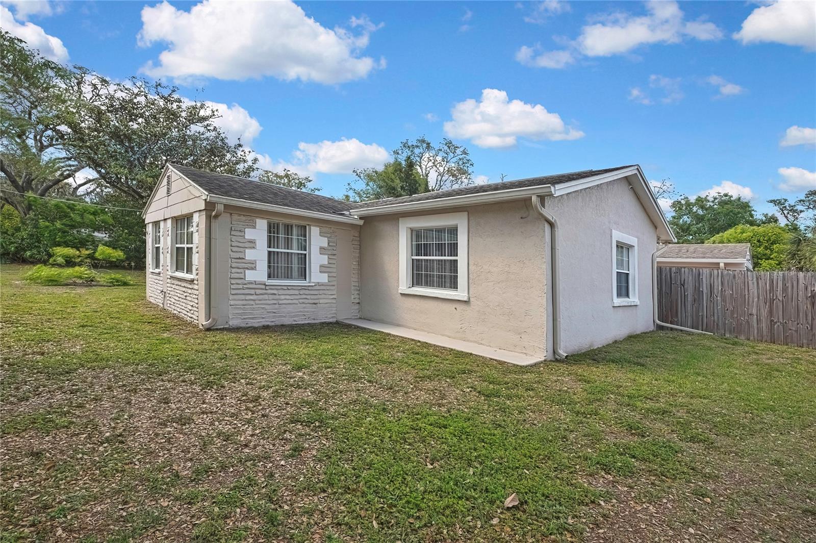 1401 MEADOWBROOK AVE W, TAMPA, FL, 33612