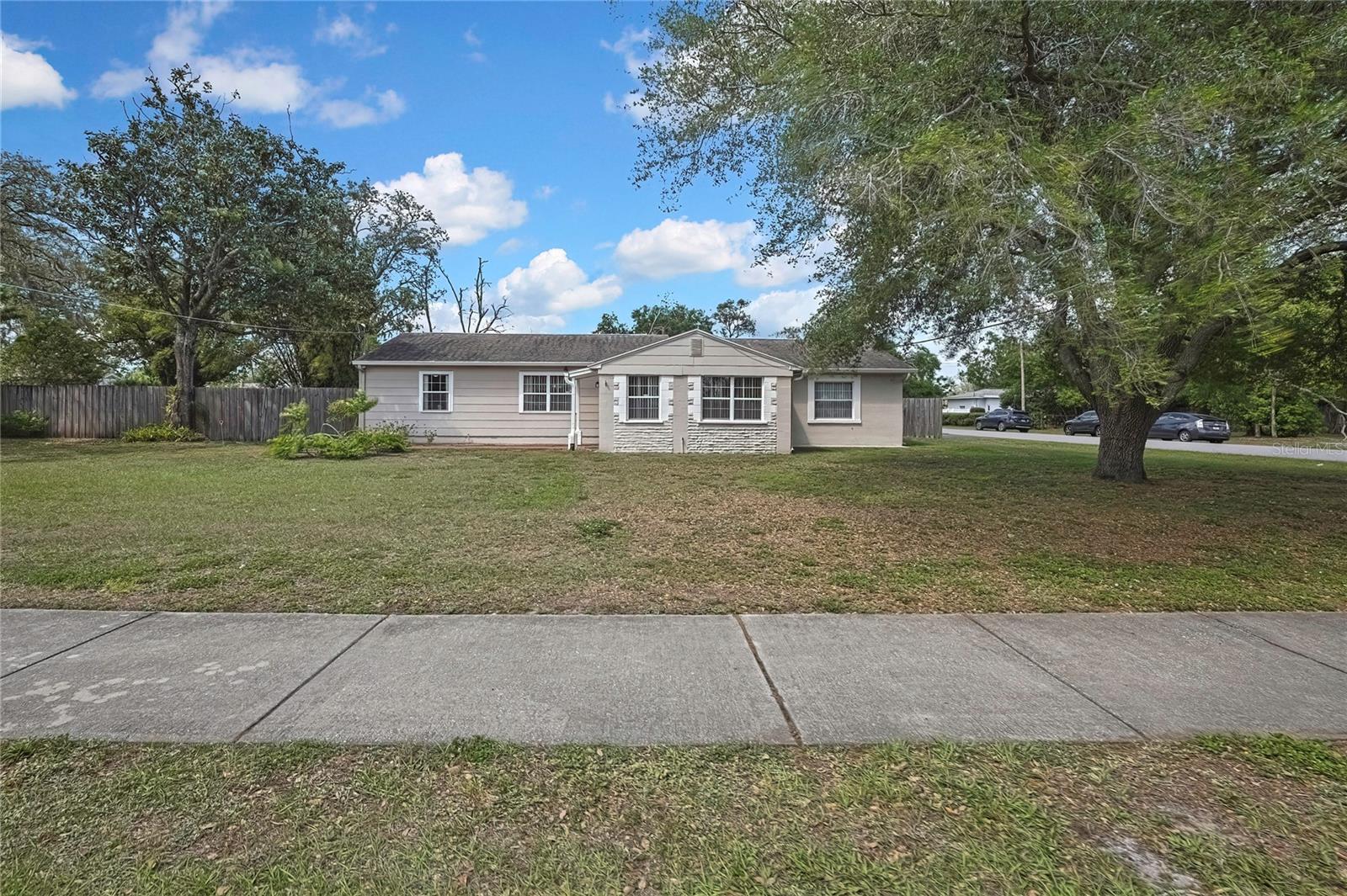 1401 MEADOWBROOK AVE W, TAMPA, FL, 33612