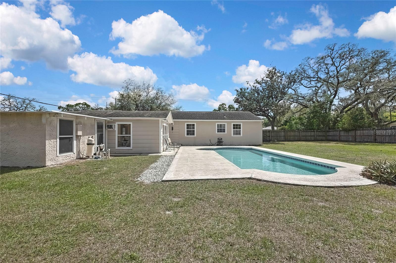 1401 MEADOWBROOK AVE W, TAMPA, FL, 33612