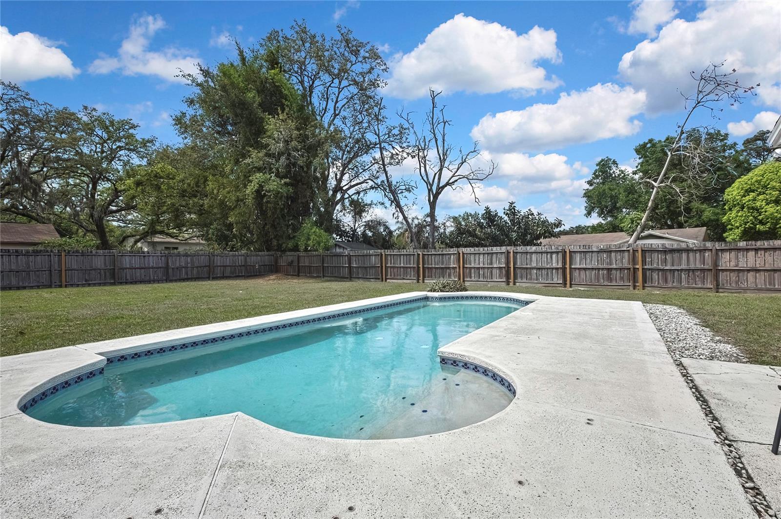 1401 MEADOWBROOK AVE W, TAMPA, FL, 33612