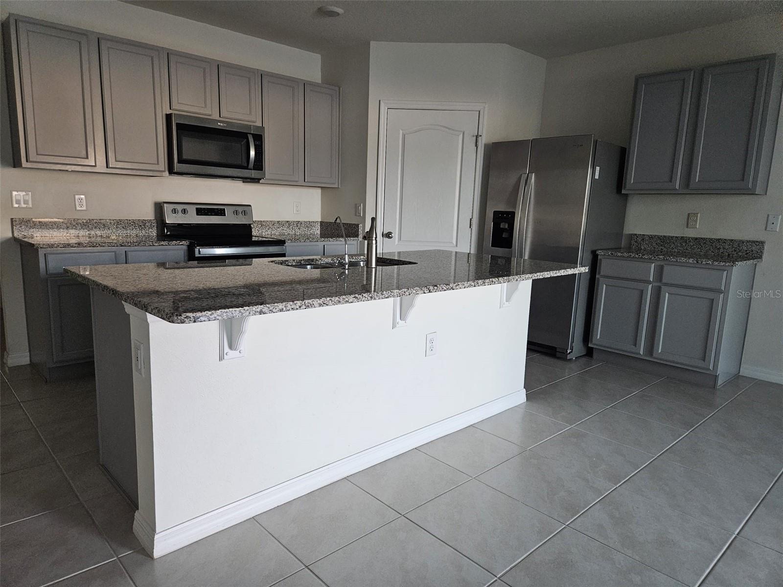 2554 RYLAND FALLS DR, LAKELAND, FL, 33811