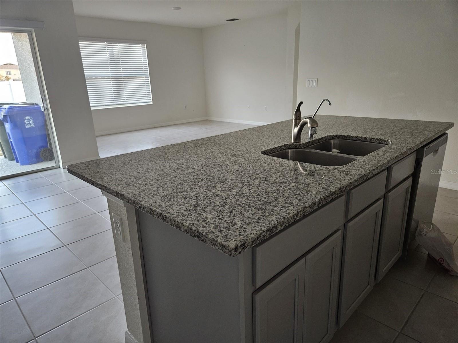 2554 RYLAND FALLS DR, LAKELAND, FL, 33811