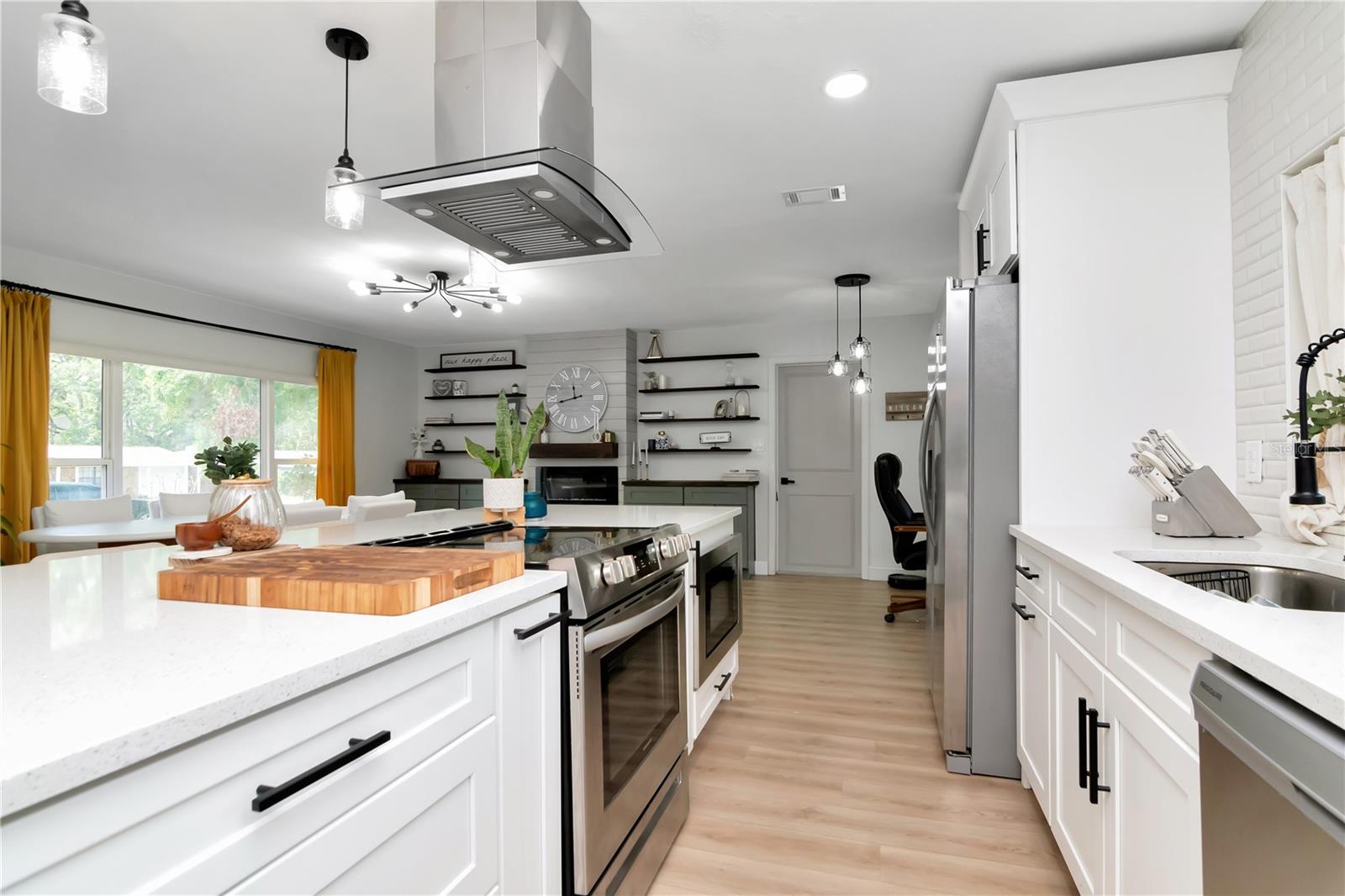 125 SIOBHAN AVE, TAMPA, FL, 33613