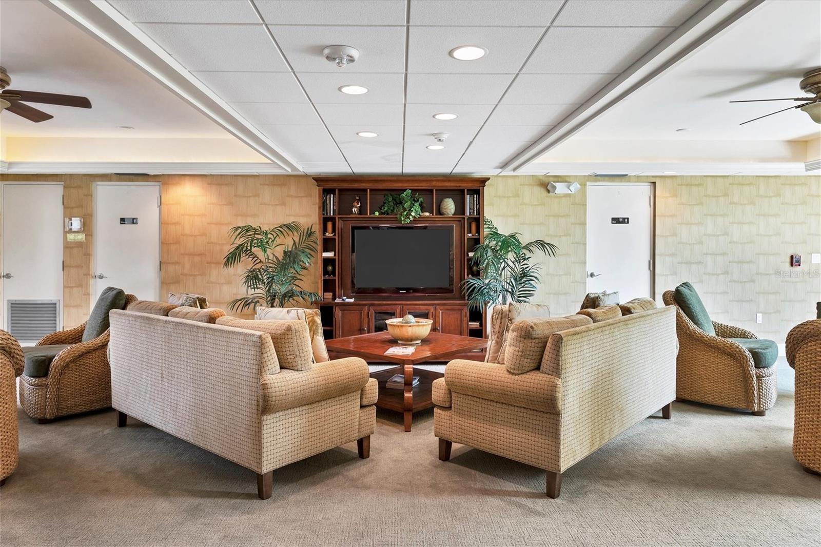 8710 MIDNIGHT PASS RD #202, SARASOTA, FL, 34242