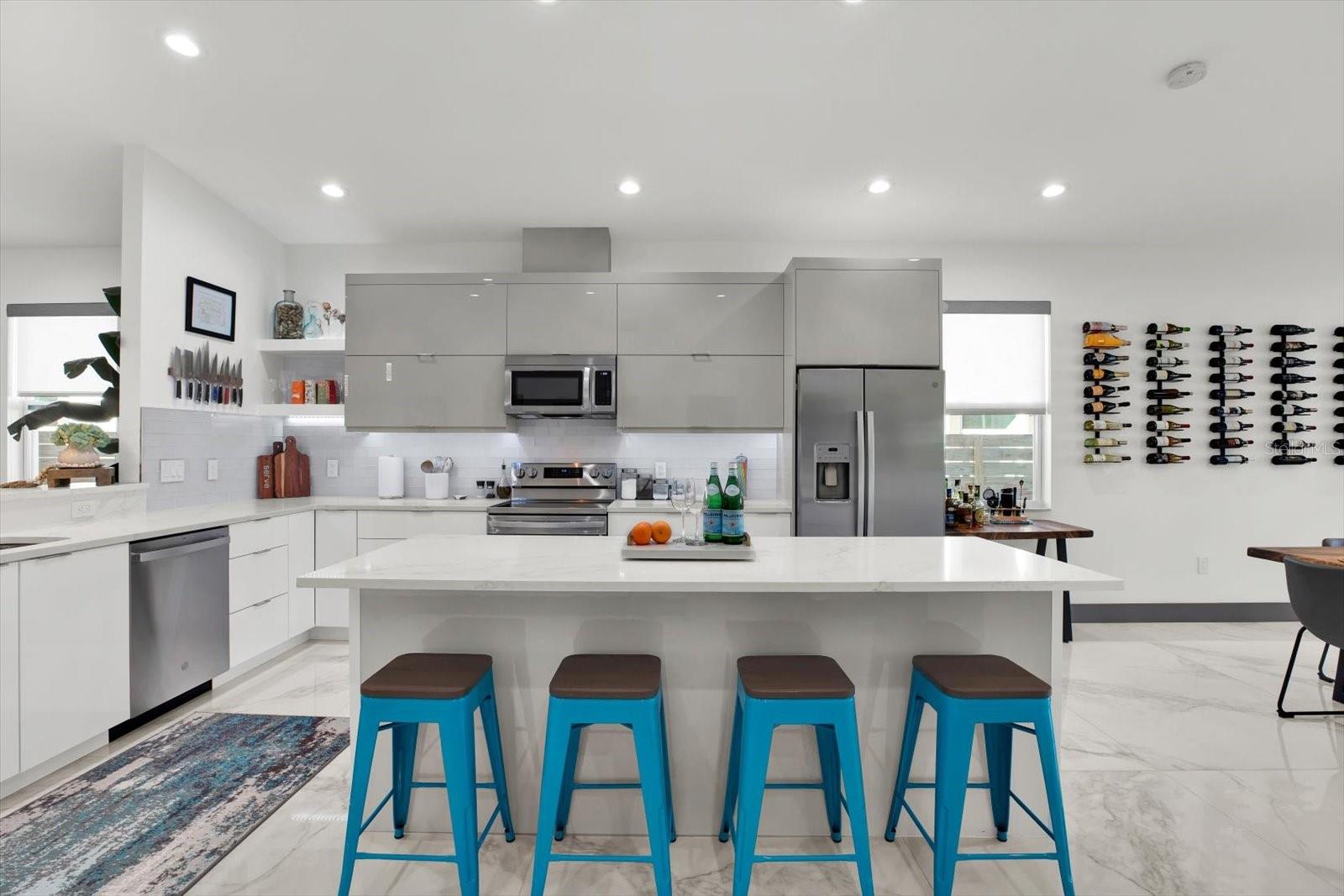 511 45TH AVE N, ST PETERSBURG, FL, 33703