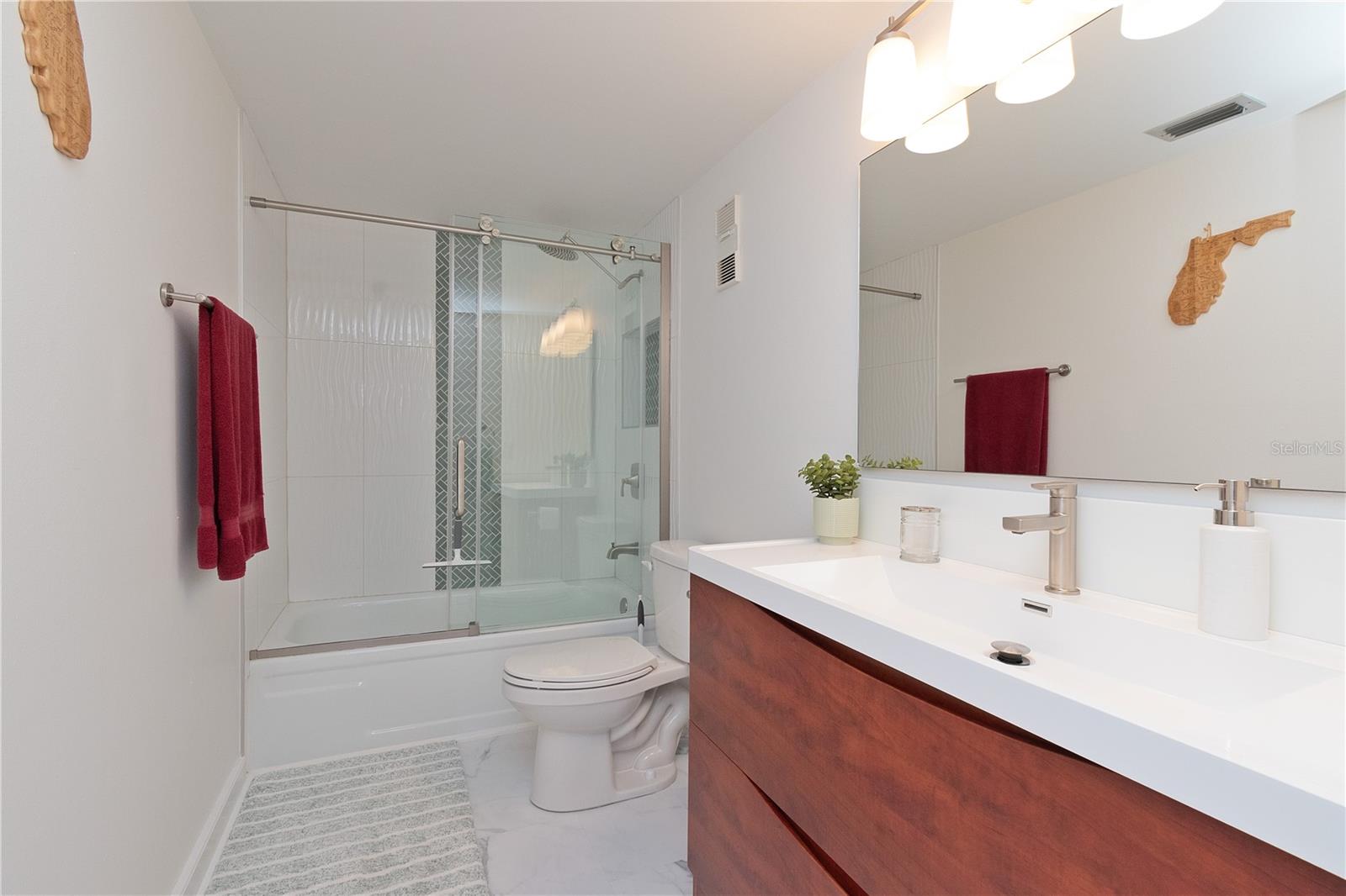 3810 N OAK DR #N61, TAMPA, FL, 33611